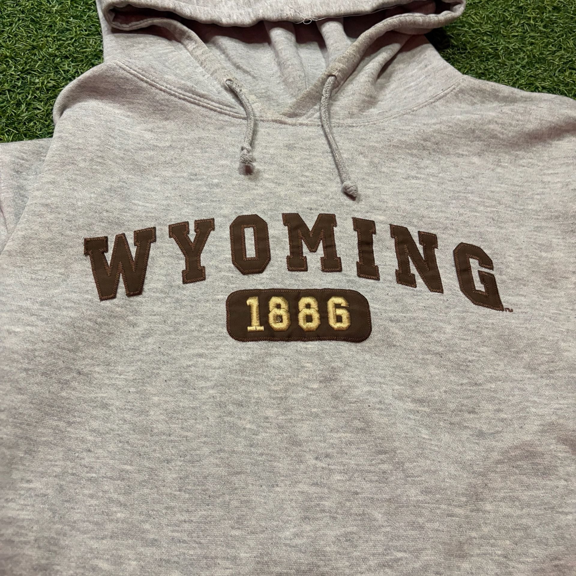 J. America Wyoming 1886 Hoodie Size XL Gray Cotton Blend Applique 3