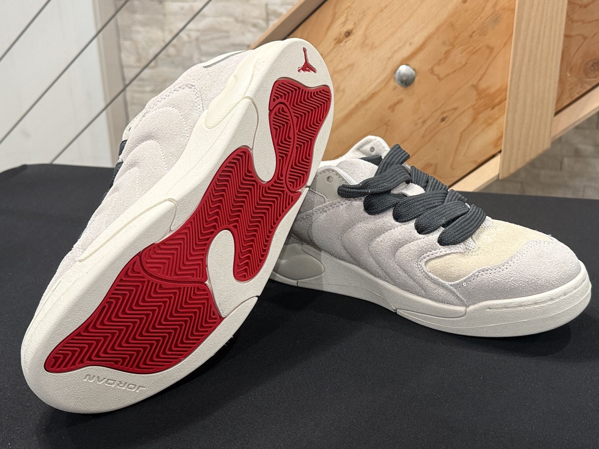 Jordan Session Size 10 Phantom Coconut Milk Varsity Red IB3731-002 3