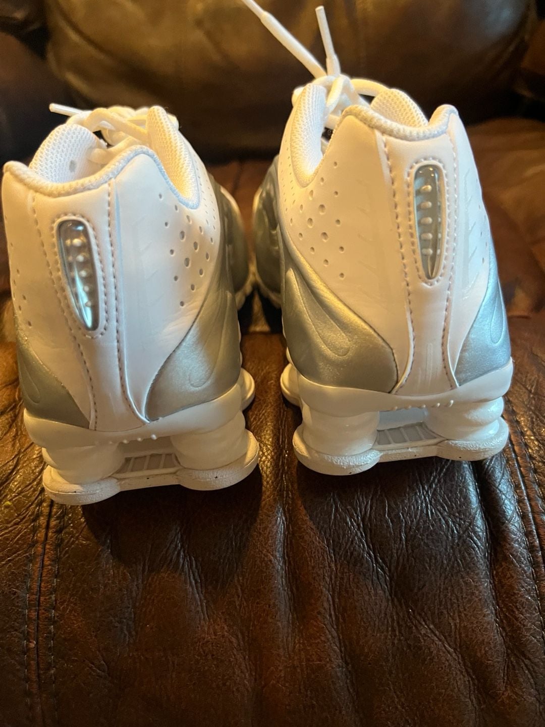 Nike Shox R4 White Metallic Silver Sneakers 8