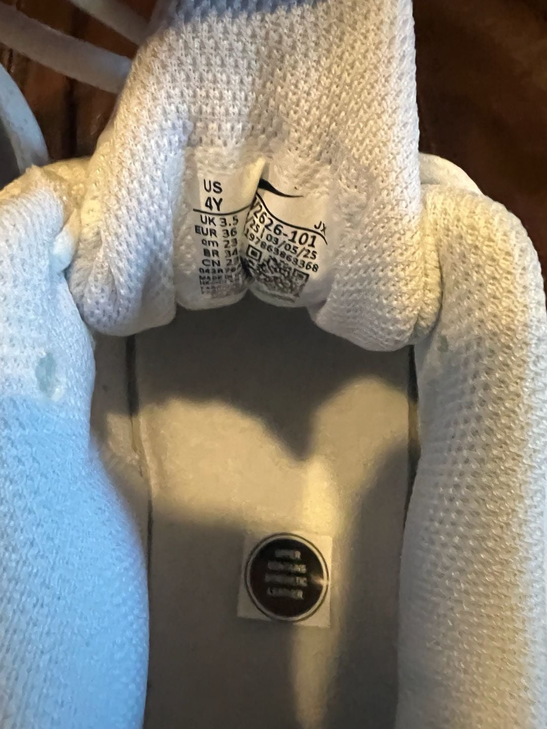 Nike Shox R4 White Metallic Silver Sneakers 9