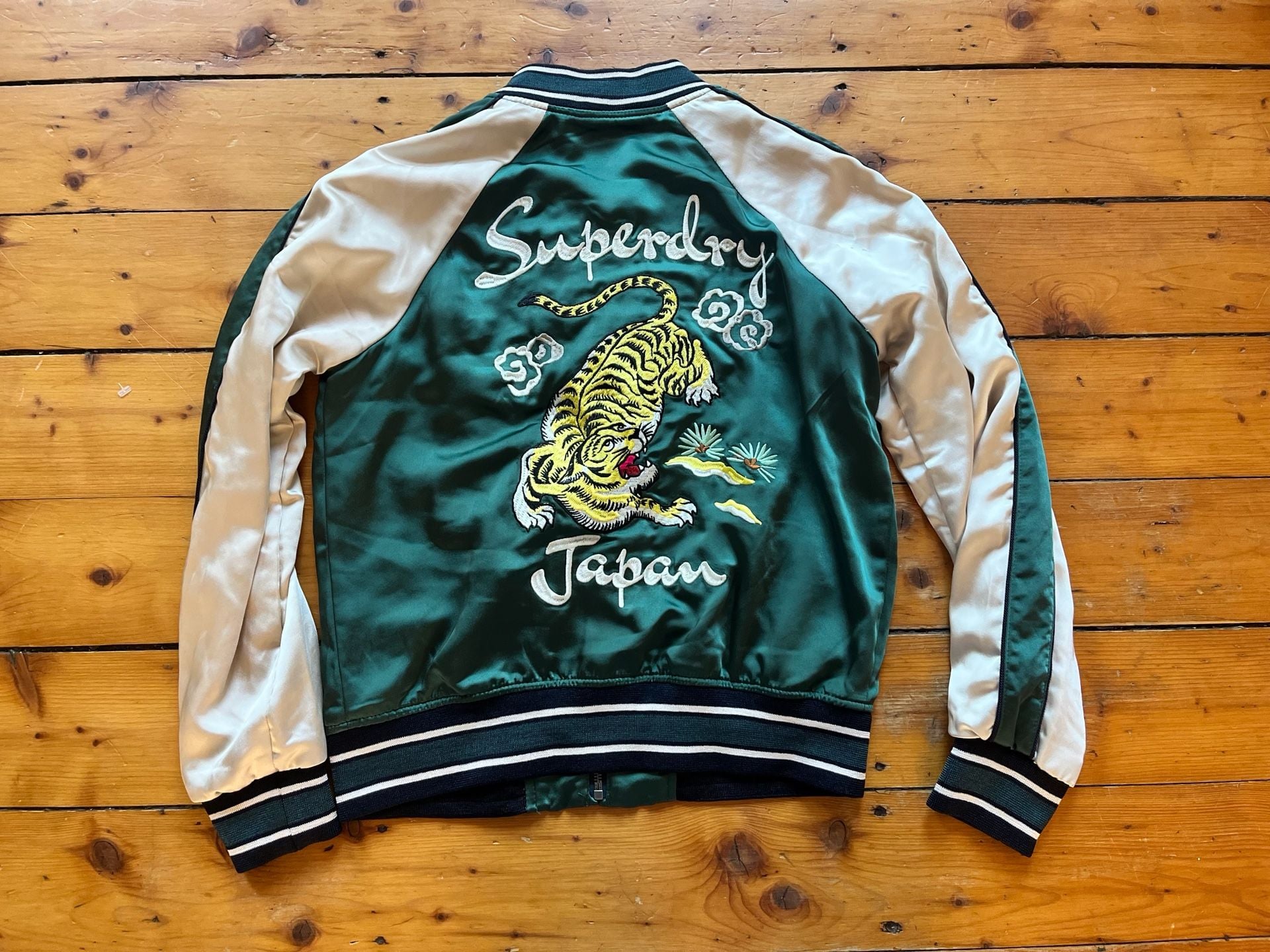Superdry Suikajan Japan Embroidered Bomber Jacket US 4 Green Tiger 3