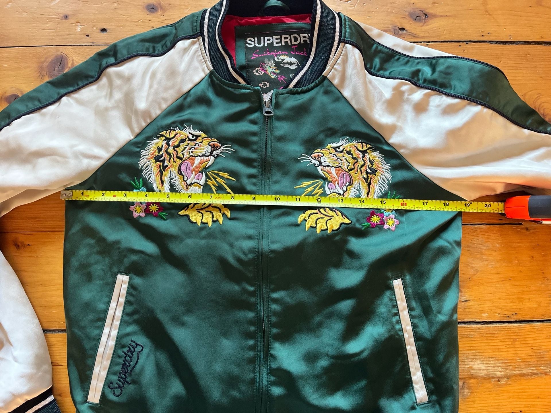 Superdry Suikajan Japan Embroidered Bomber Jacket US 4 Green Tiger 6