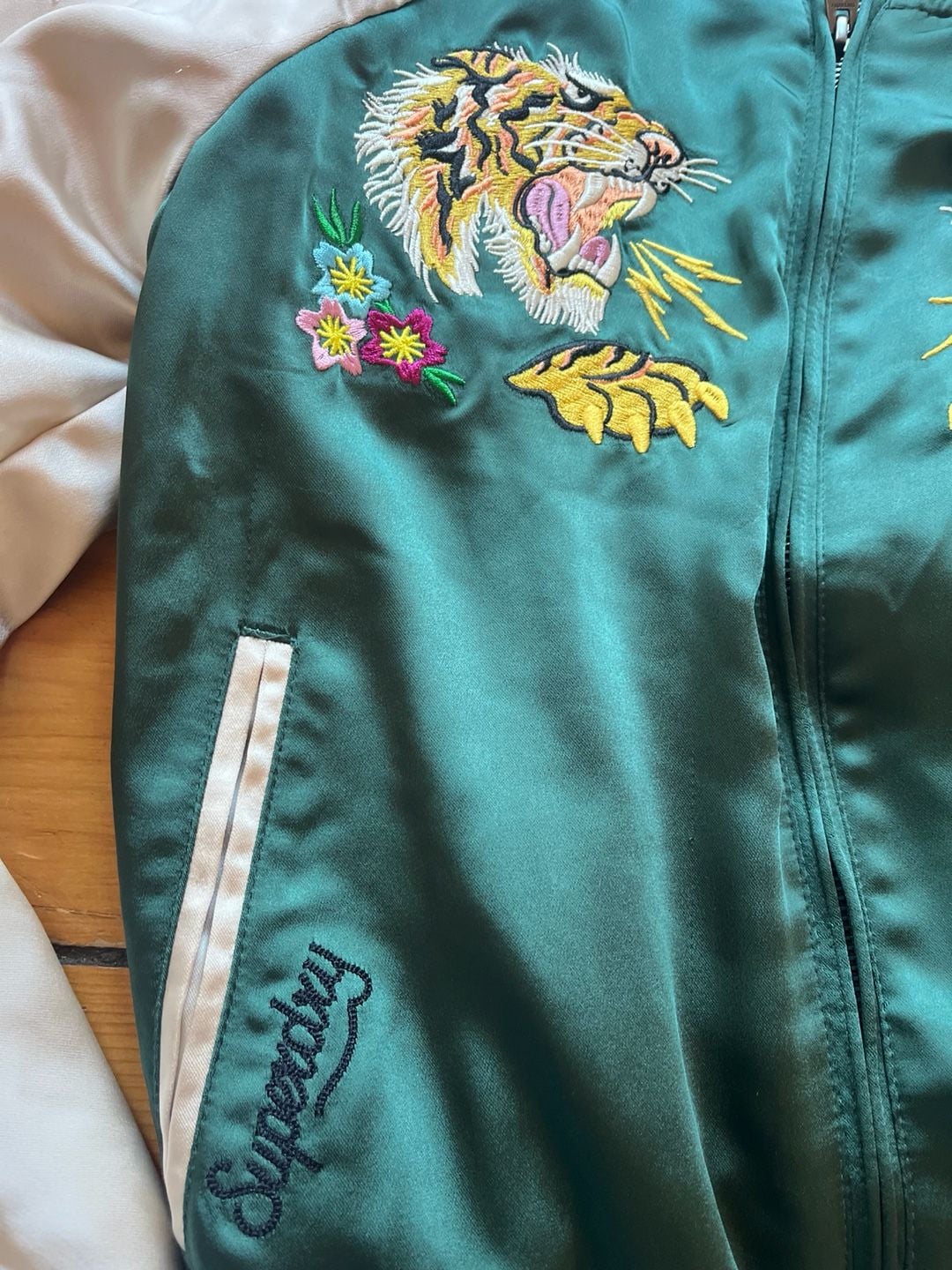 Superdry Suikajan Japan Embroidered Bomber Jacket US 4 Green Tiger 10