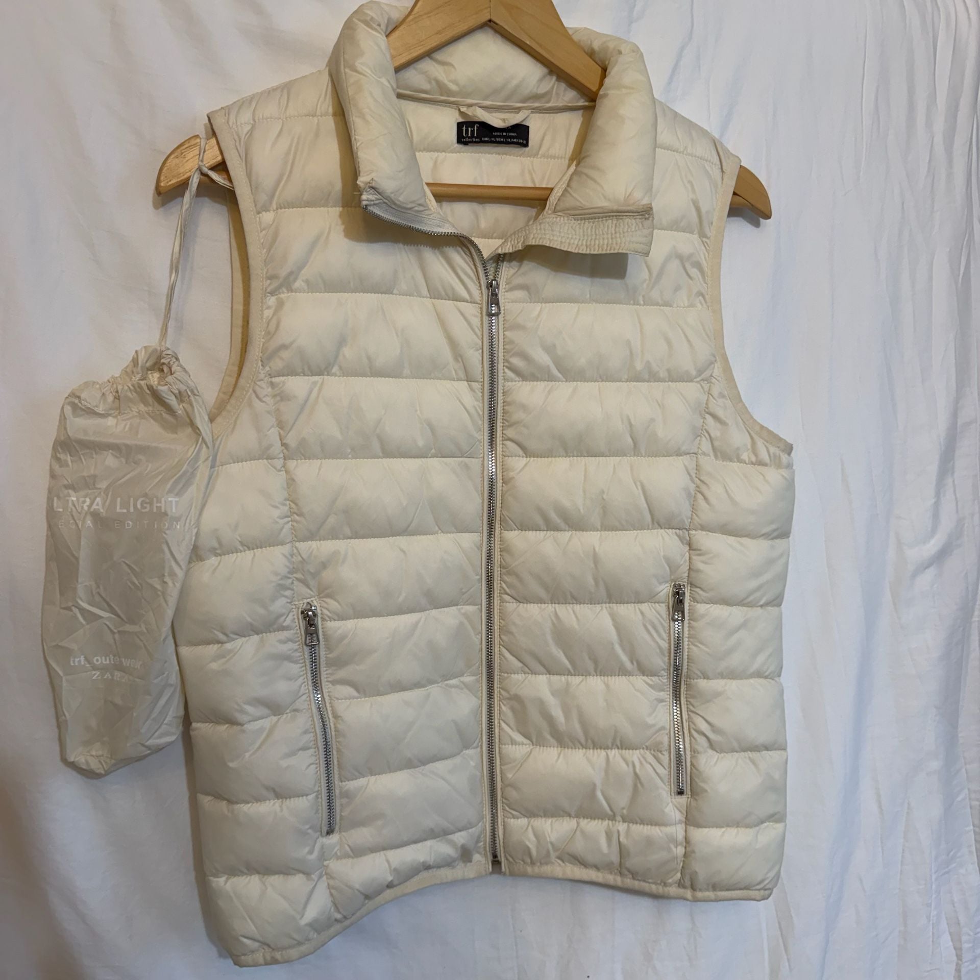 Zara Trf Collection Ultra Light Puffer Vest L-XL Cream 2