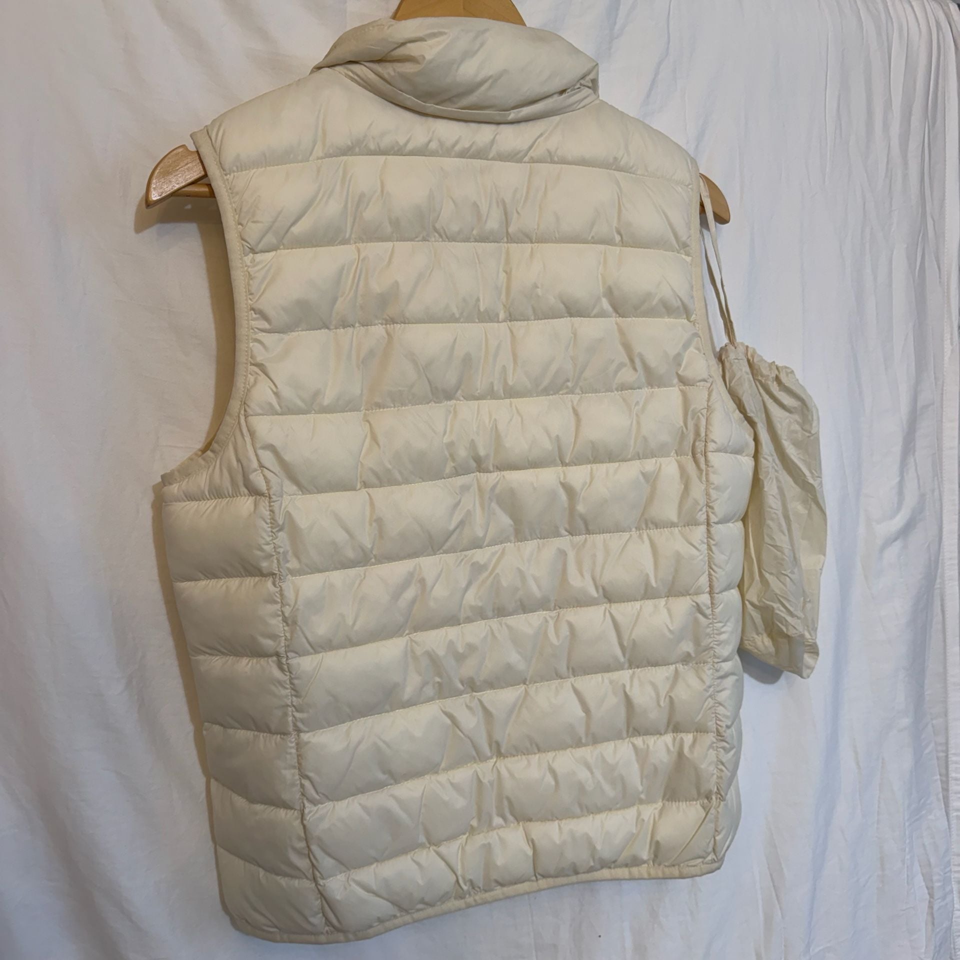 Zara Trf Collection Ultra Light Puffer Vest L-XL Cream 6
