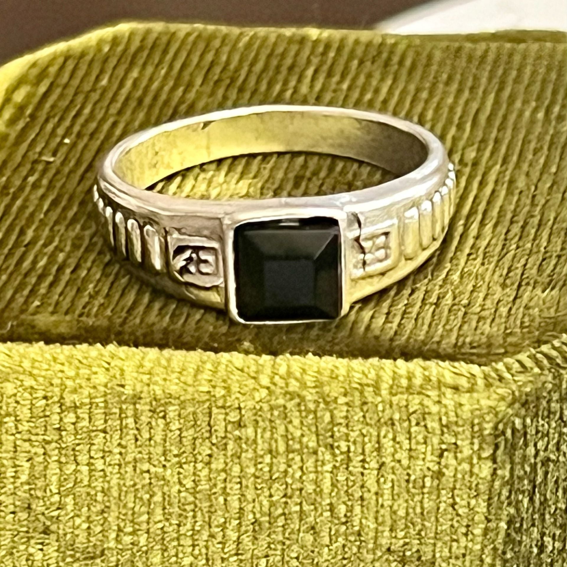 Vintage Black Onyx Signet Titanium Steel Silver Ring Size 9 4