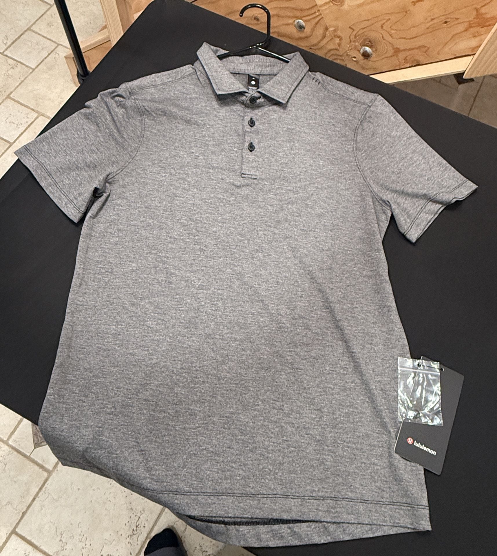 Lululemon Evolution Polo Size M Gray Short Sleeve Performance Golf Shirt 2
