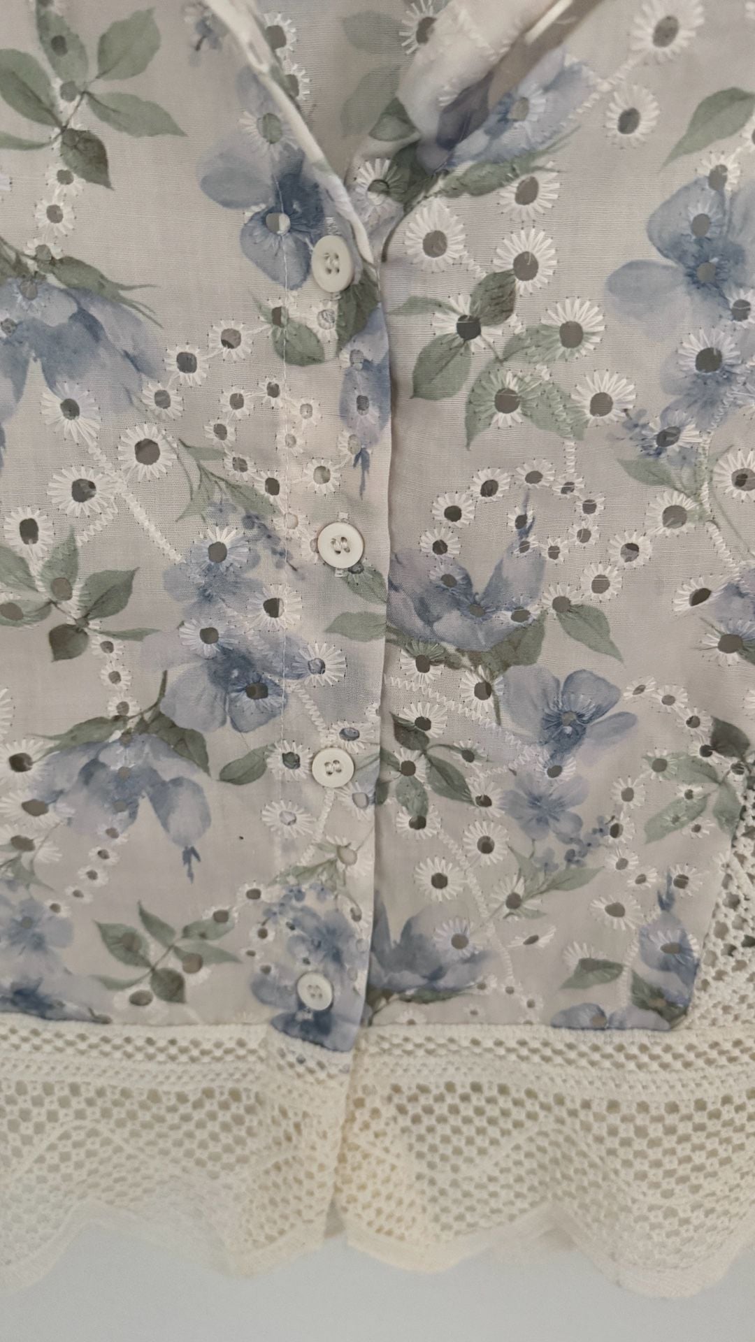 Ultra Pink Floral Blouse Size S Blue White Eyelet Lace Button Down Top 3