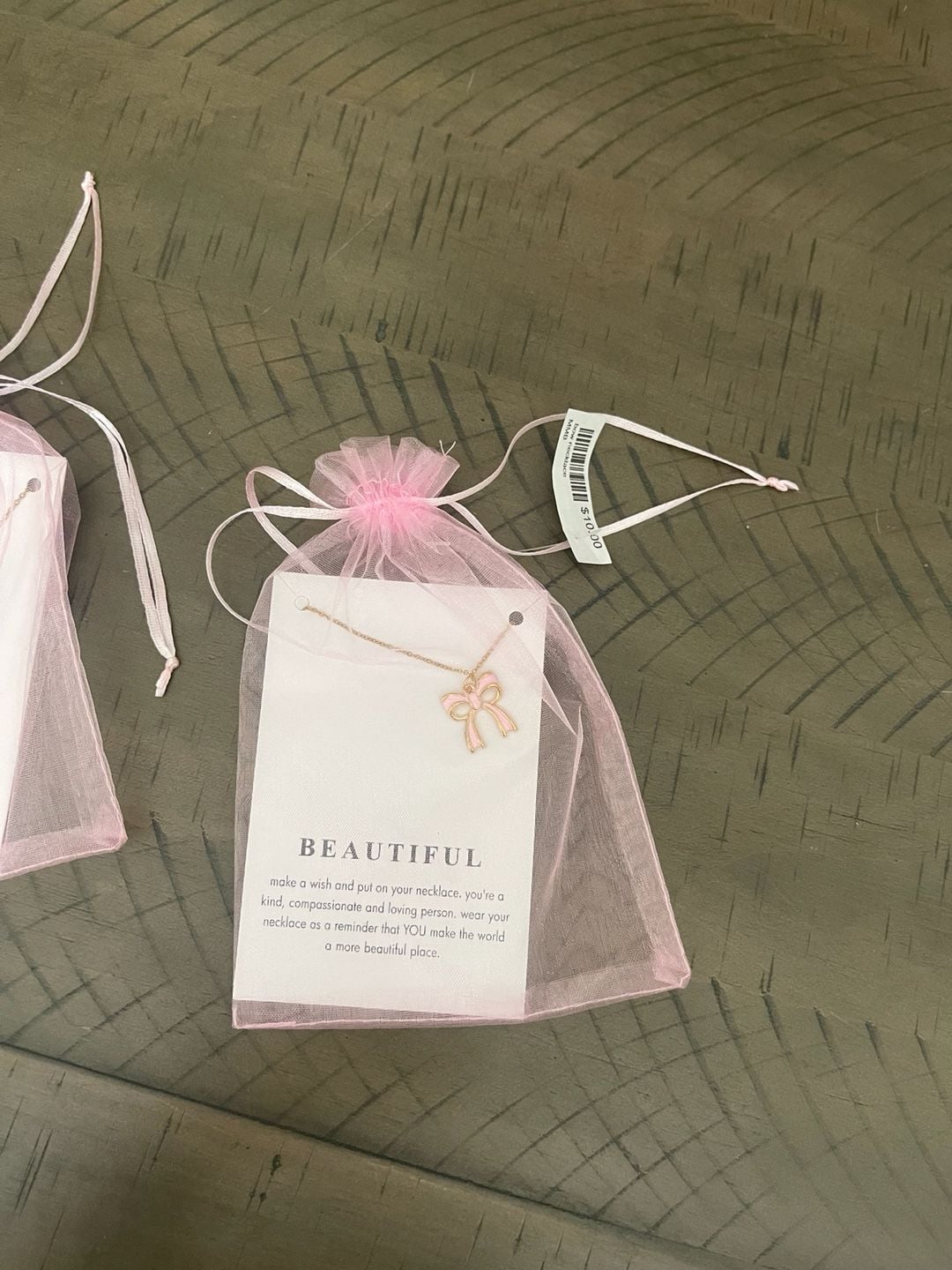 Bow Necklace Pink Gold Tone Gift Set Coquette
$10 each
I have 3 2