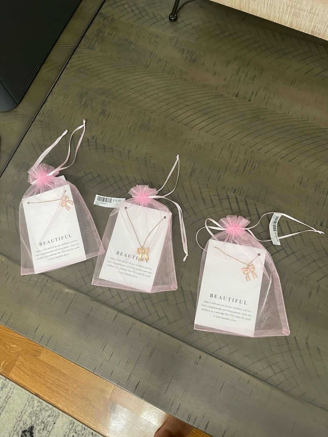 Bow Necklace Pink Gold Tone Gift Set Coquette
$10 each
I have 3 5