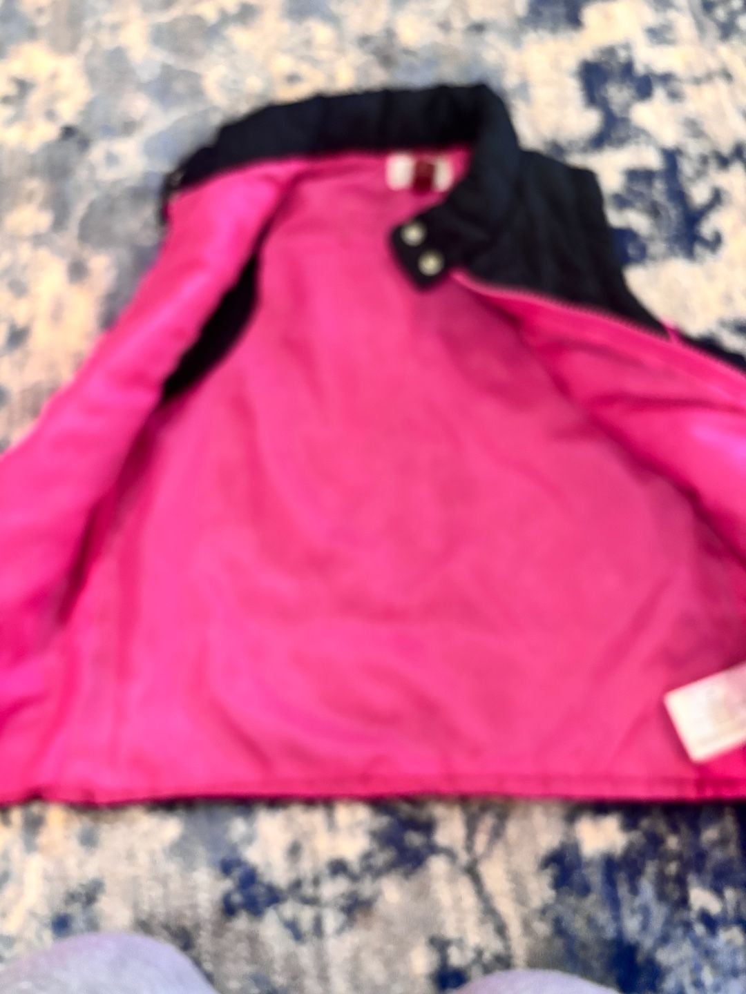 lei Puffer Vest Size M 7/8 Black Pink Full Zip Puffer Outerwear 7