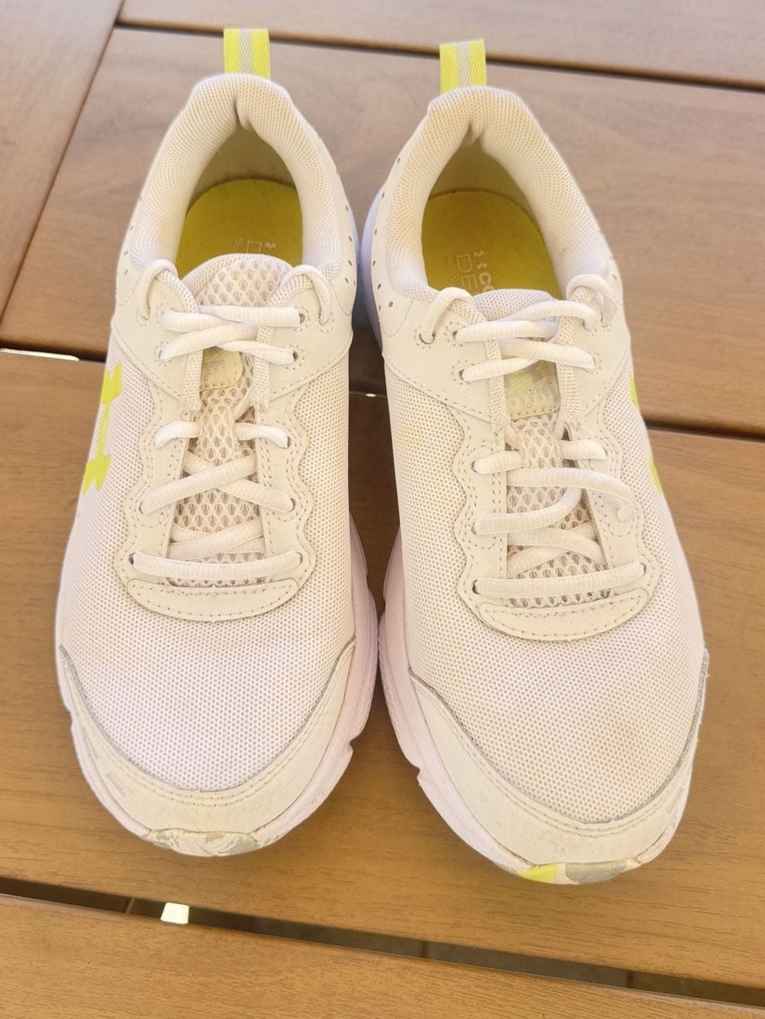 Under Armour Sneakers Size 8 White Neon Yellow Athletic Shoes 2
