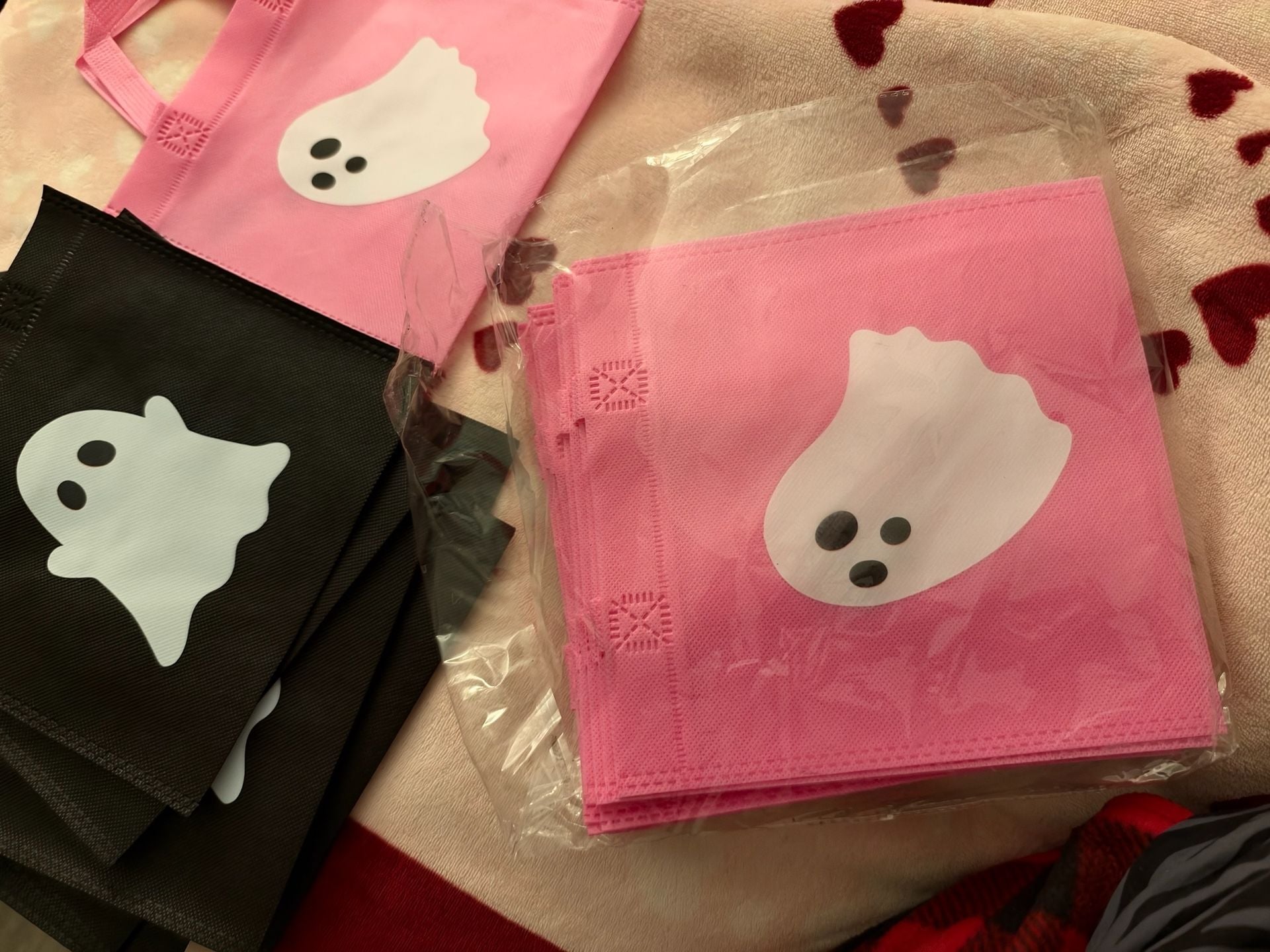 24 Spooky Ghost Non Woven Tote Bags Lot Halloween Party Favor 2