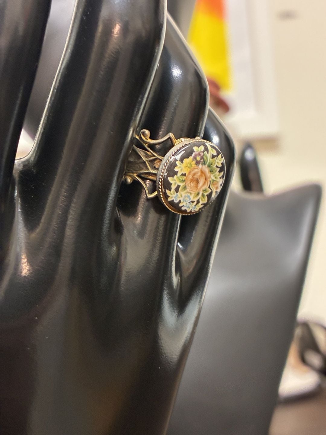 Vintage 1950s Victorian Revival Floral Enamel Spinning Compass Ring 5