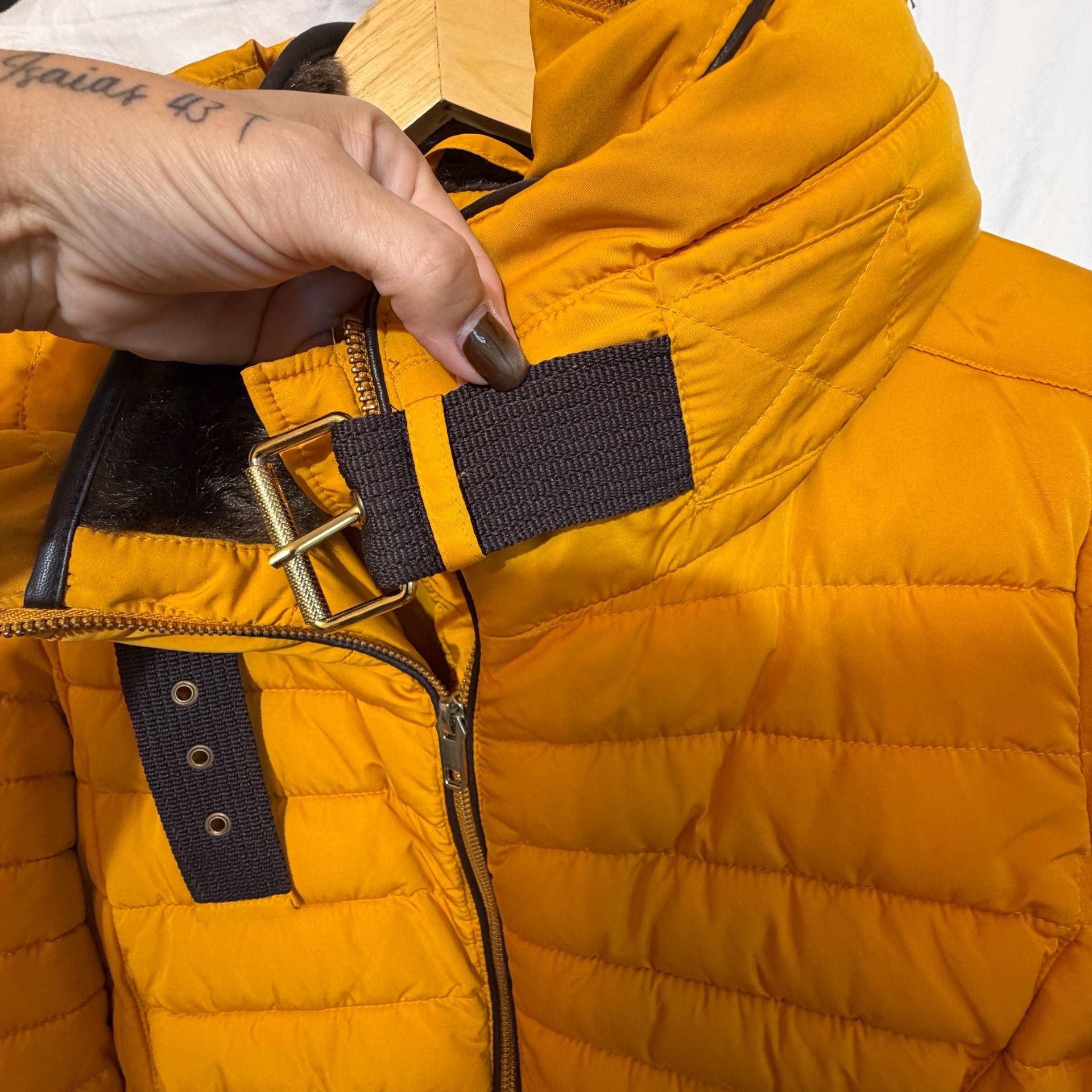 Zara Basic Outerwear Puffer Jacket Size L Yellow Quilted Fur Collar 7