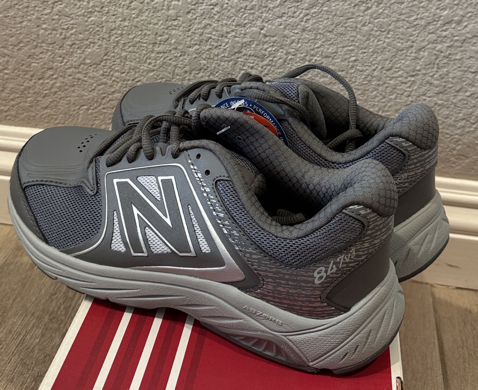 Brand New Women shoes New Balance 847v3 Walking Shoes Size 7 D Wide Gray Leather 4