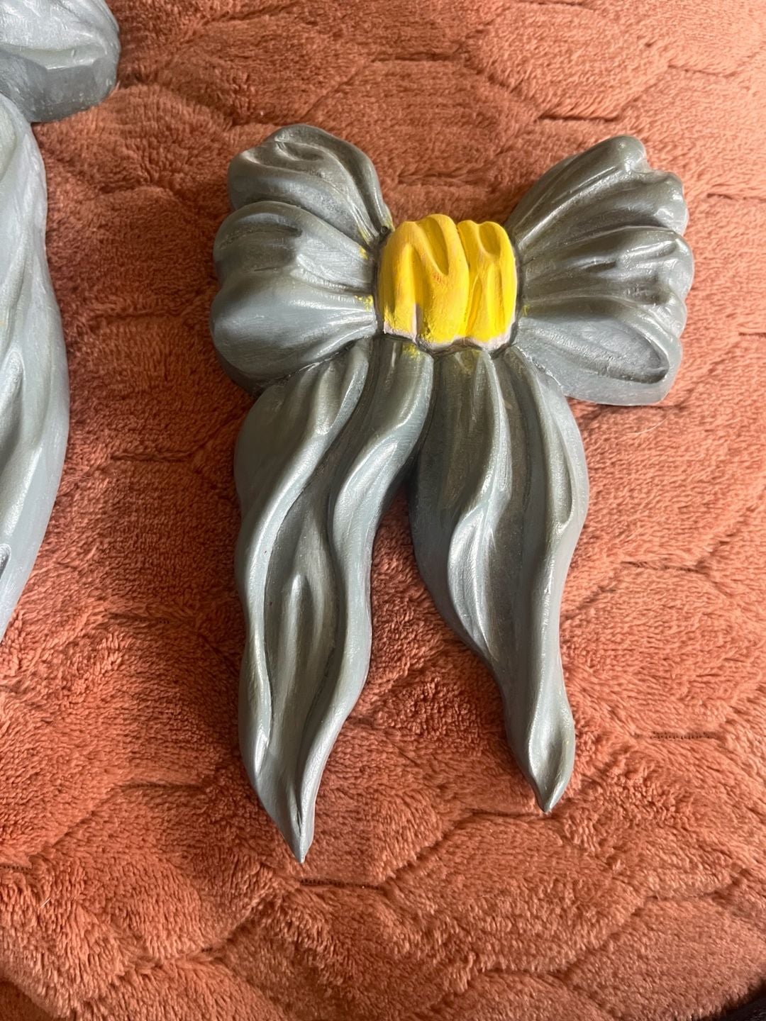 Set of 3 Decorative Resin Bow Wall Hangings Grey and Yellow 3