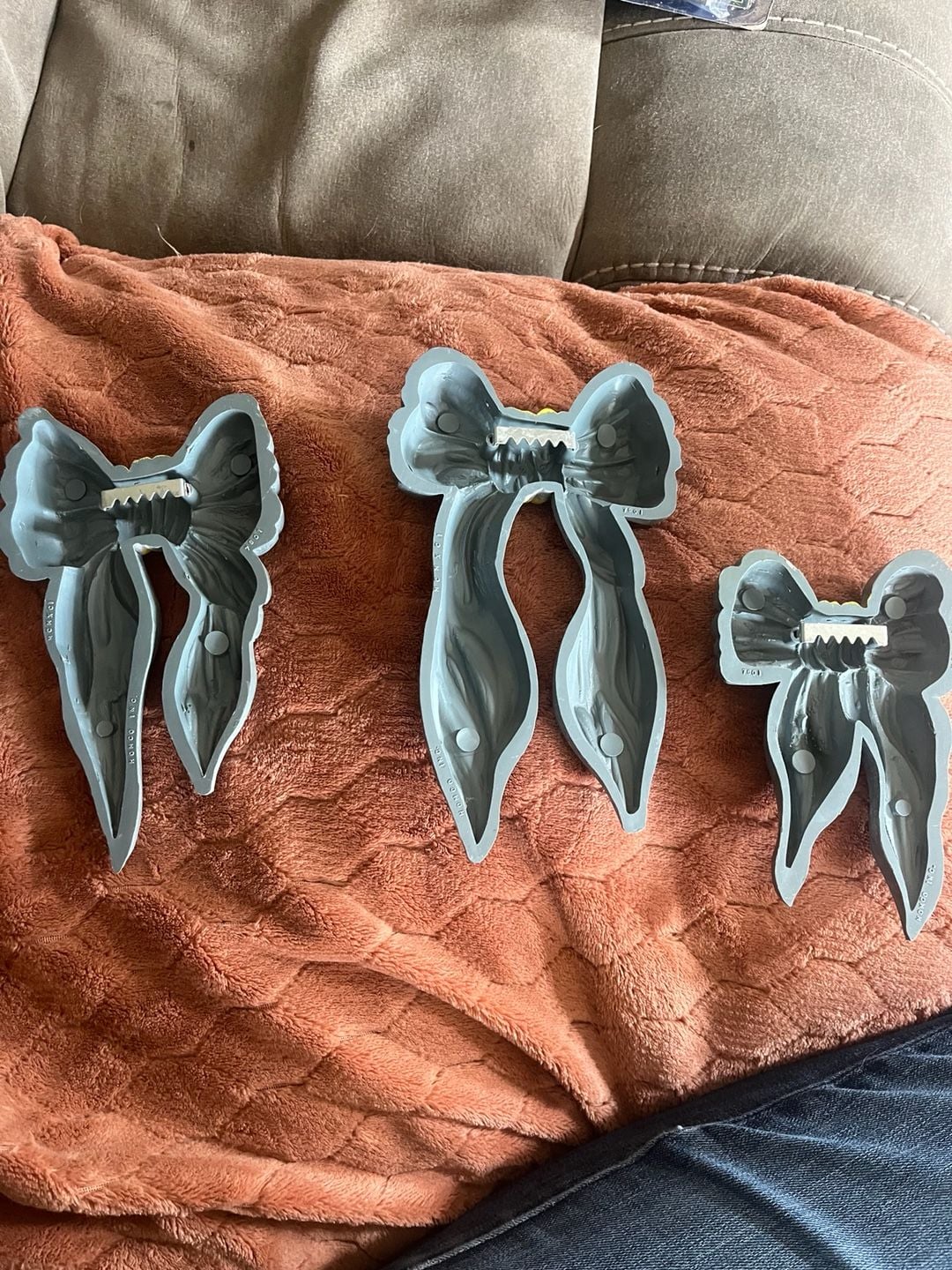 Set of 3 Decorative Resin Bow Wall Hangings Grey and Yellow 4