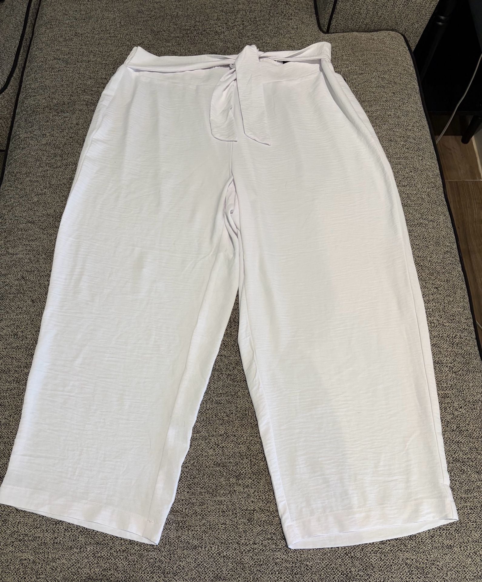 NWT 073-SOHO Apparel Ltd. Pants Size 2X White Bow Tie Waist Cropped Capri 2