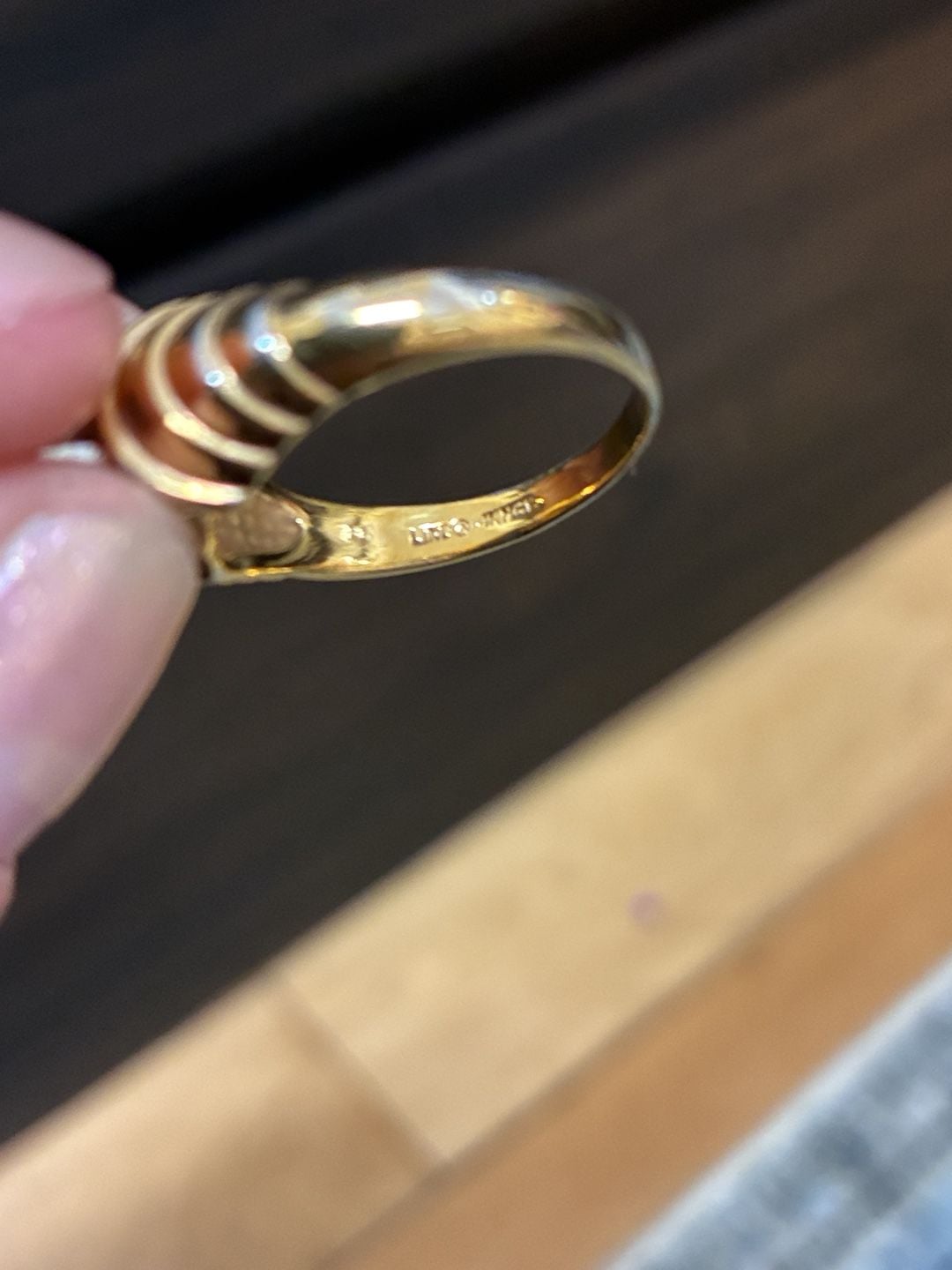 Lind 14K HGE Cocktail Ring Solitaire CZ Gold Ribbed 5