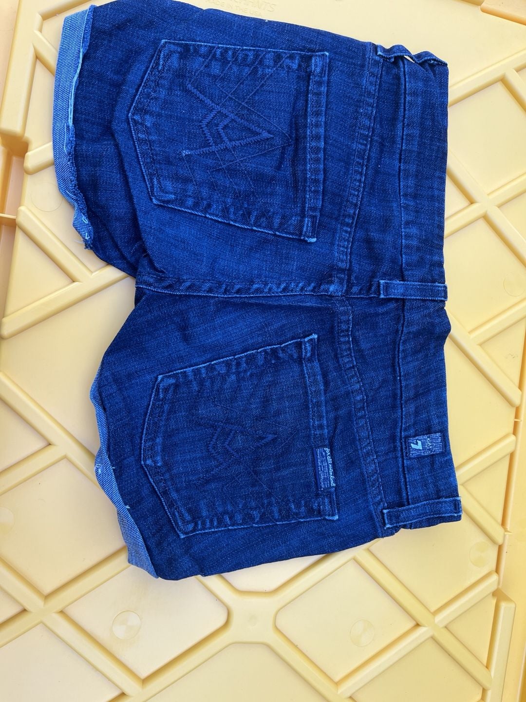 7 For All Mankind The Lexie Petite Size 25 Blue Denim Cuffed Shorts 3