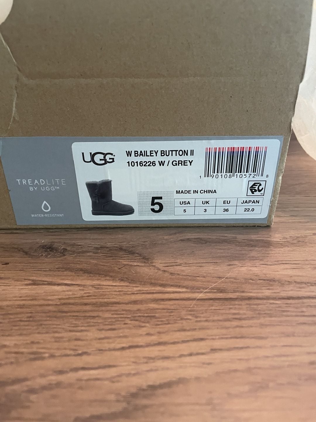NIB-Never worn UGG Bailey Button II Boots Size 5 Grey 2