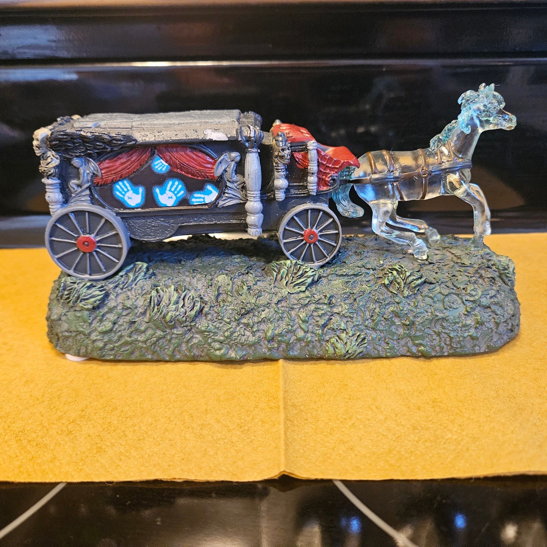 Hawthorne Village Ghostly Hearse Lighted Halloween Village Carriage—As Is 5