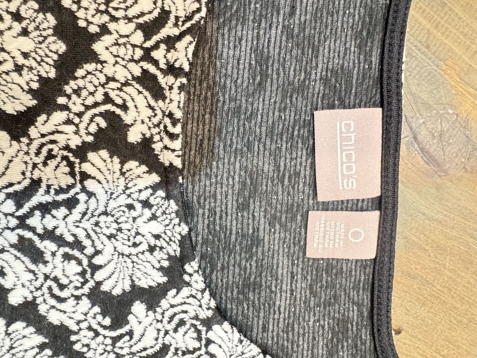 Chico's Damask Top Size 0 Black White 3/4 Sleeve Blouse 3