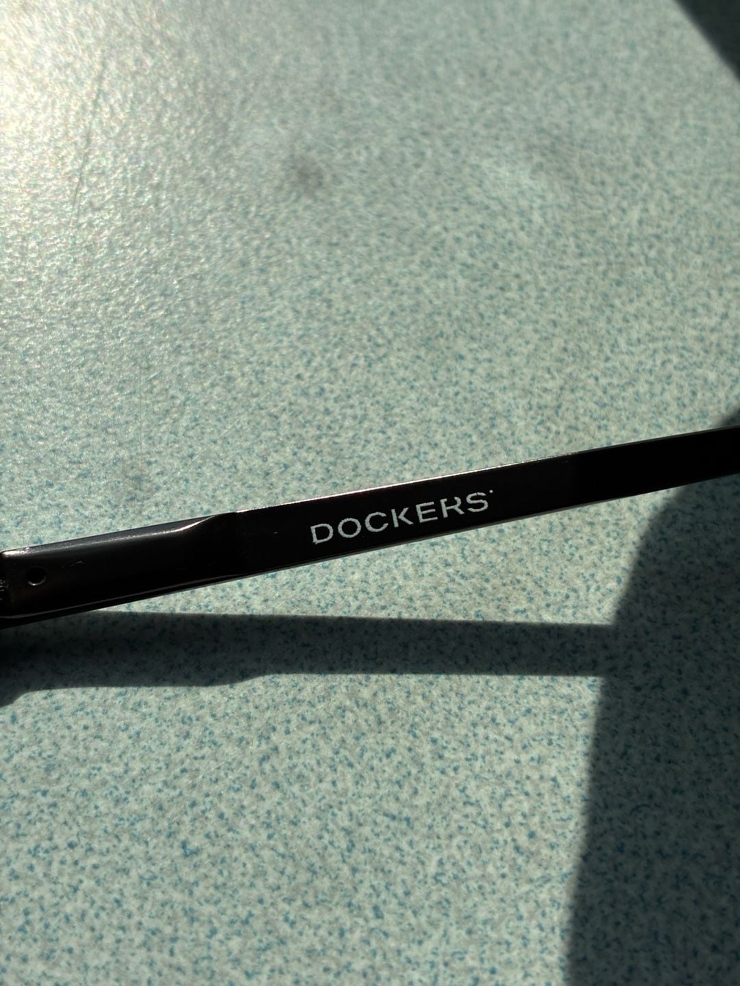 Dockers 4008 368 18316 Sunglasses Dark Gray Metal Frame 3