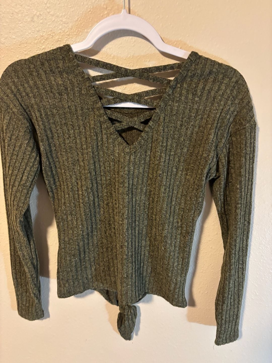 No Boundaries Criss Cross Long Sleeve Top Size XS/XCH (1) Olive Green Ribbed 3
