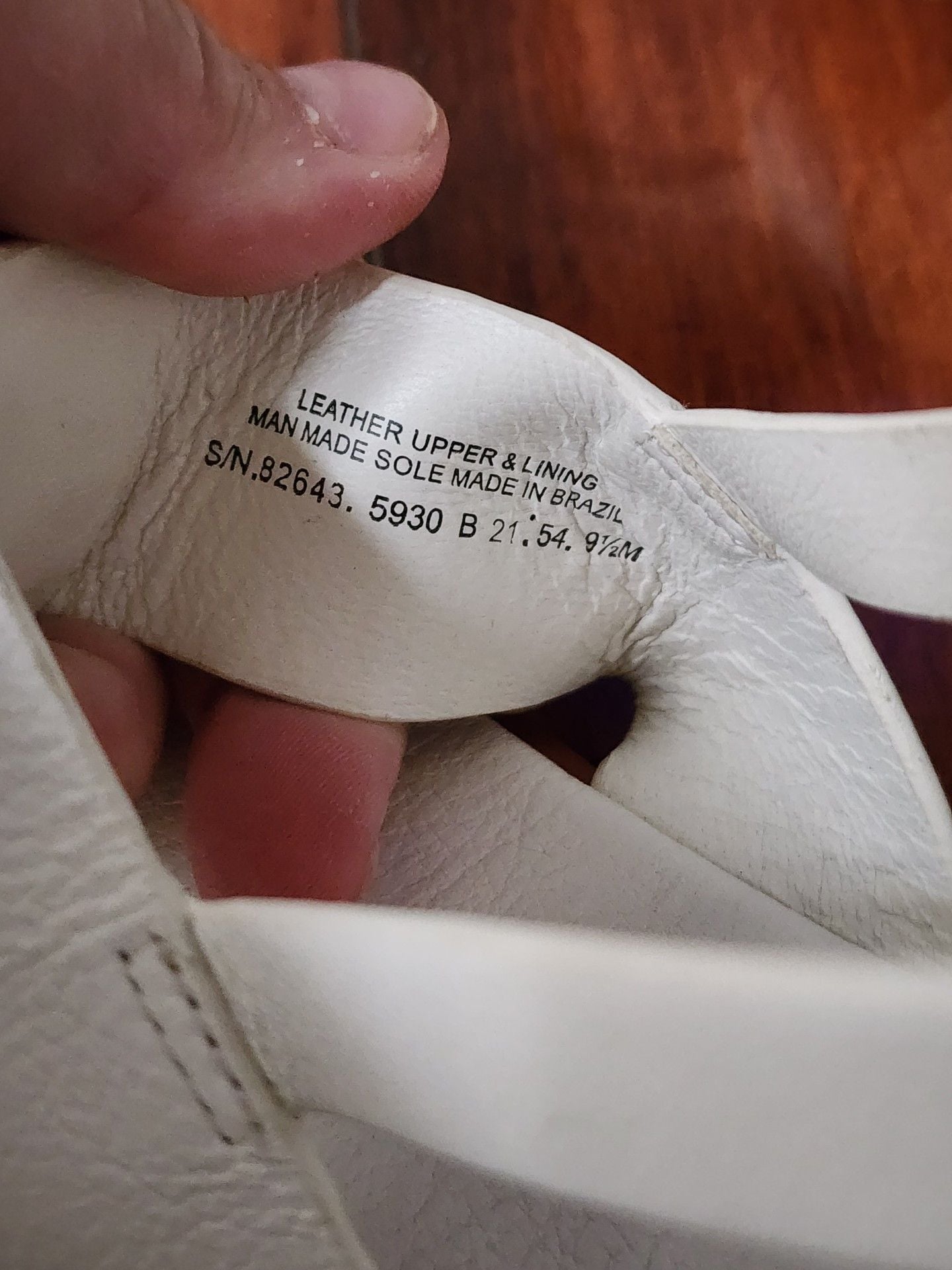 Tory Burch Benton 2 Flat Thong Sandals White Leather Gold Logo Size 9.5 7