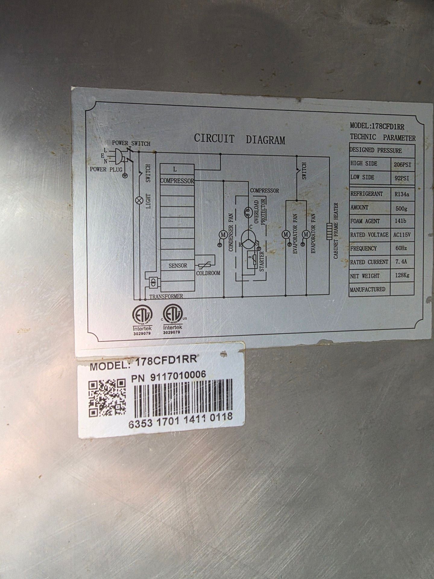 Avantco 178CFD1RR One Solid Door Refrigerator 4