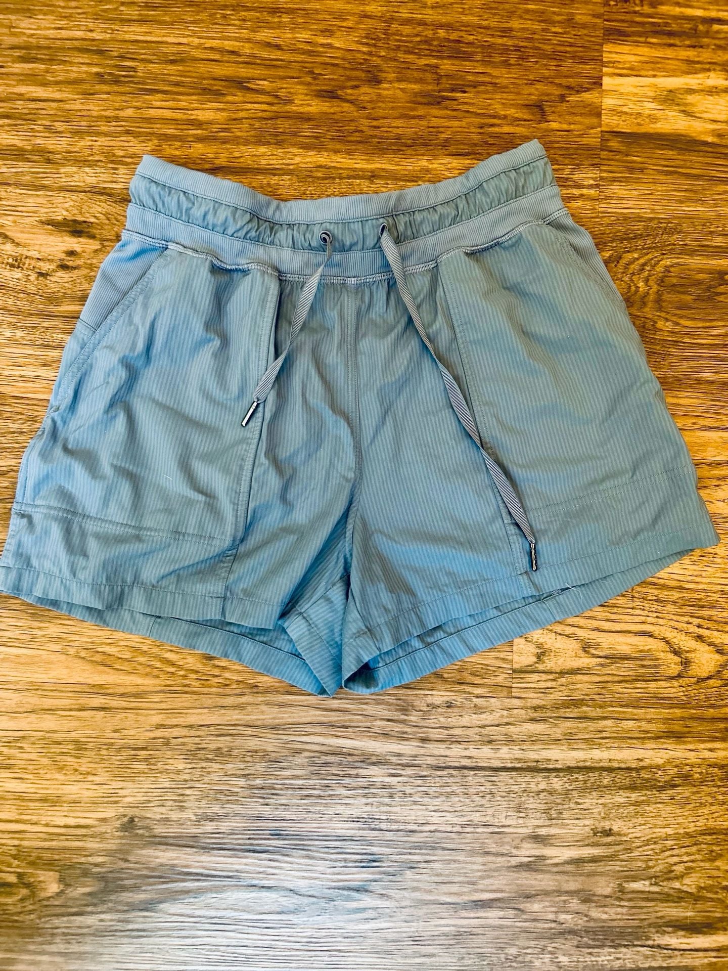 Lululemon Dance Studio High-Rise Short BlueSize 6 2