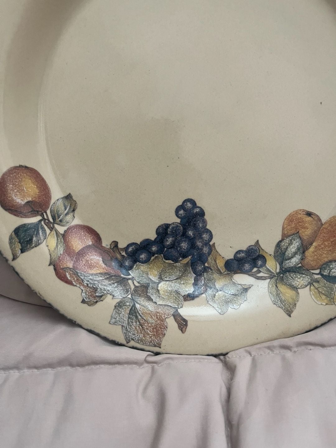Home & Garden Party 2002 Fruit Grape Vine Ceramic Pie Baker Plate 2