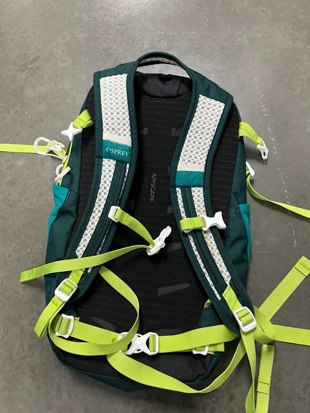 Osprey Daylite Backpack Green Hydration Day Pack 3