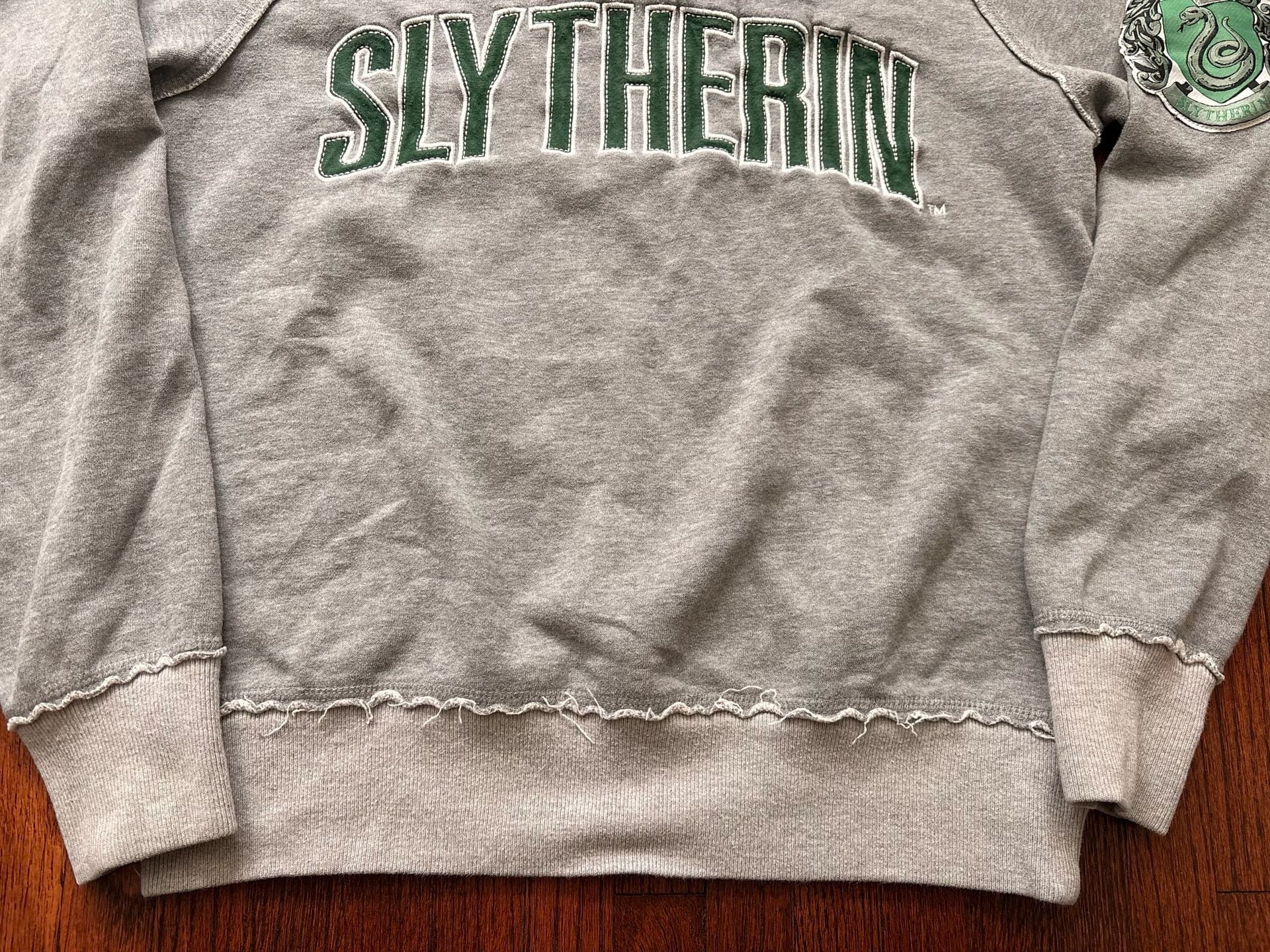 Universal Studios Harry Potter Slytherin Sweatshirt Size S Gray 7