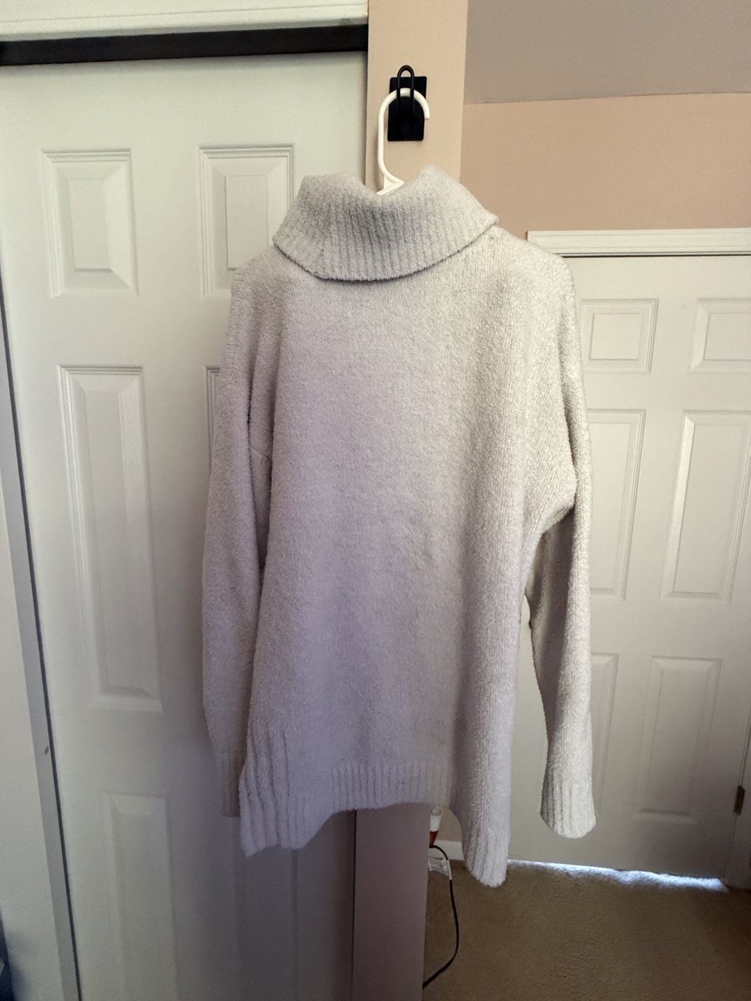 ATM Cashmere Turtleneck Sweater Size S/P White Fuzzy Fleece 8