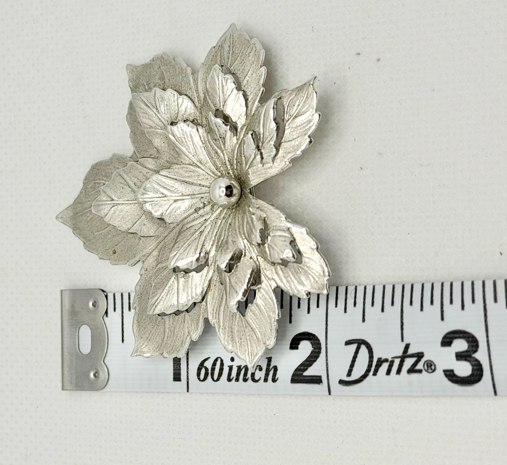 SAC Vintage Sarah Coventry Silver and Gold Tone Layered Leaf Brooch Pins Lot 4