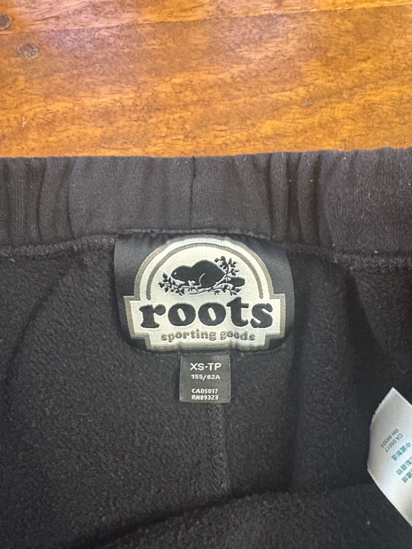 Roots Sporting Goods Sweatpants Size XS Black Logo Fleece Joggers 3