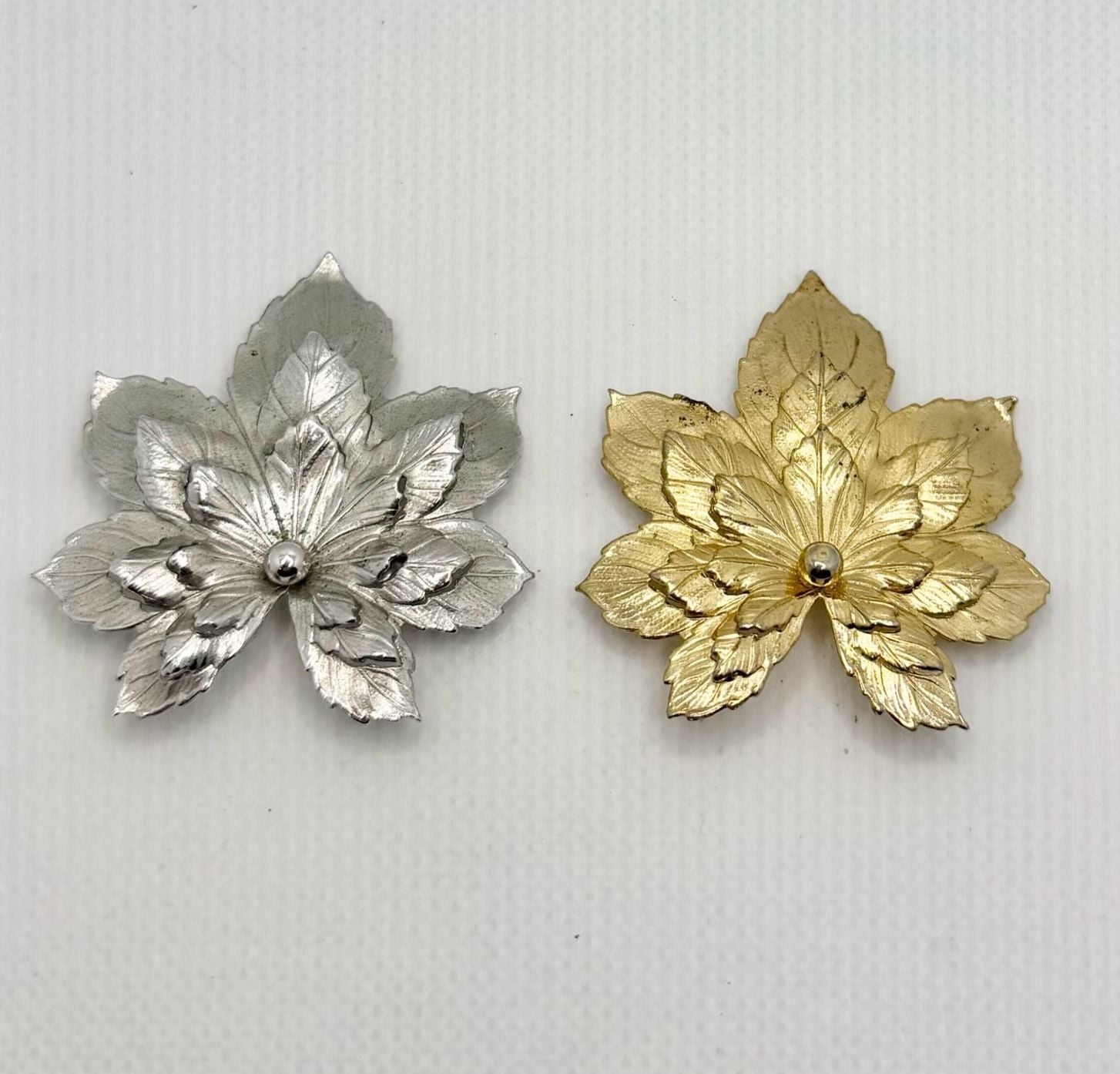 SAC Vintage Sarah Coventry Silver and Gold Tone Layered Leaf Brooch Pins Lot 1