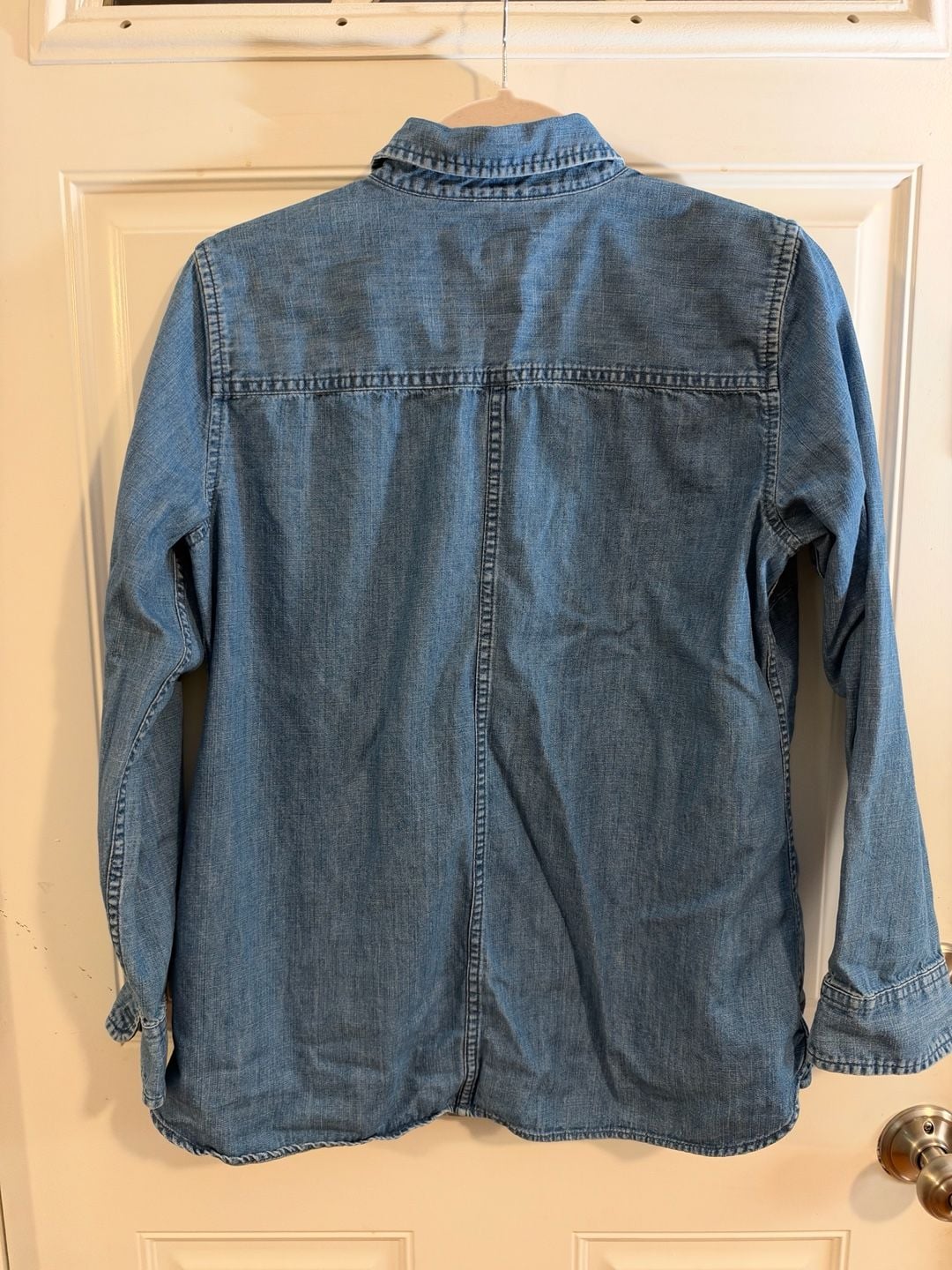 Talbots Women’s Medium Chambray Denim Button Front Shirt 100% Cotton 6