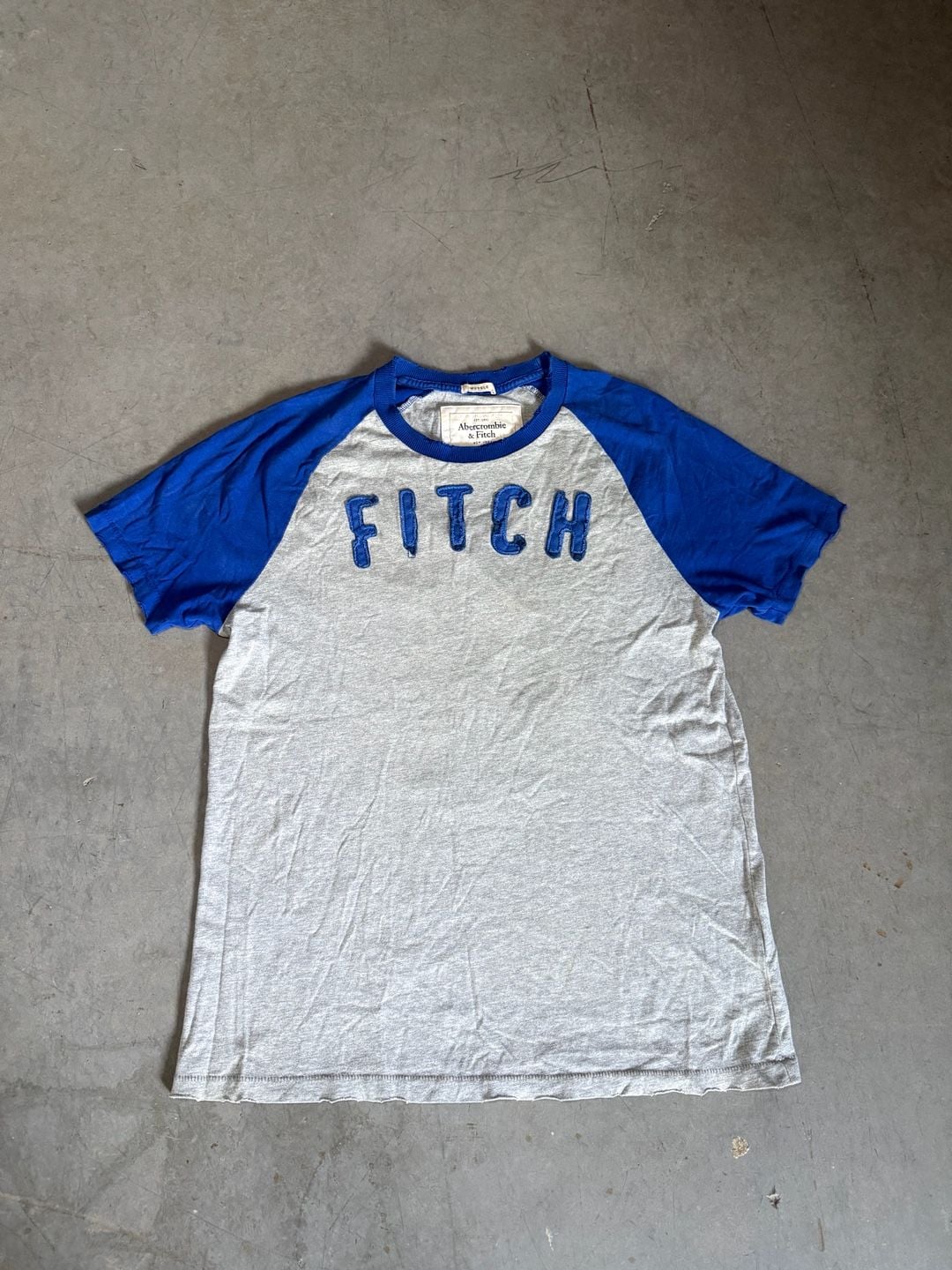 Y2K Abercrombie & Fitch Applique Raglan T-Shirt 2