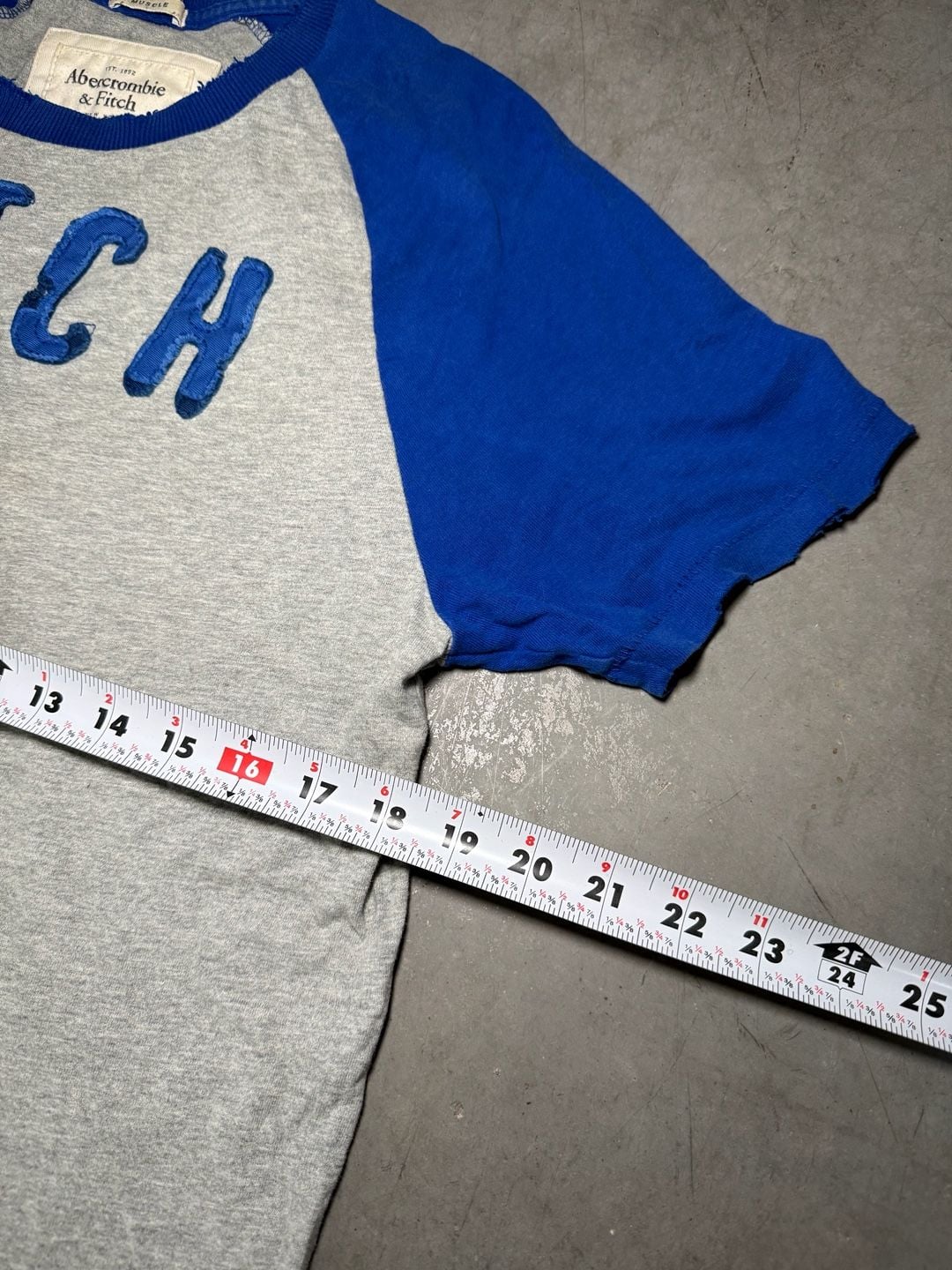 Y2K Abercrombie & Fitch Applique Raglan T-Shirt 7