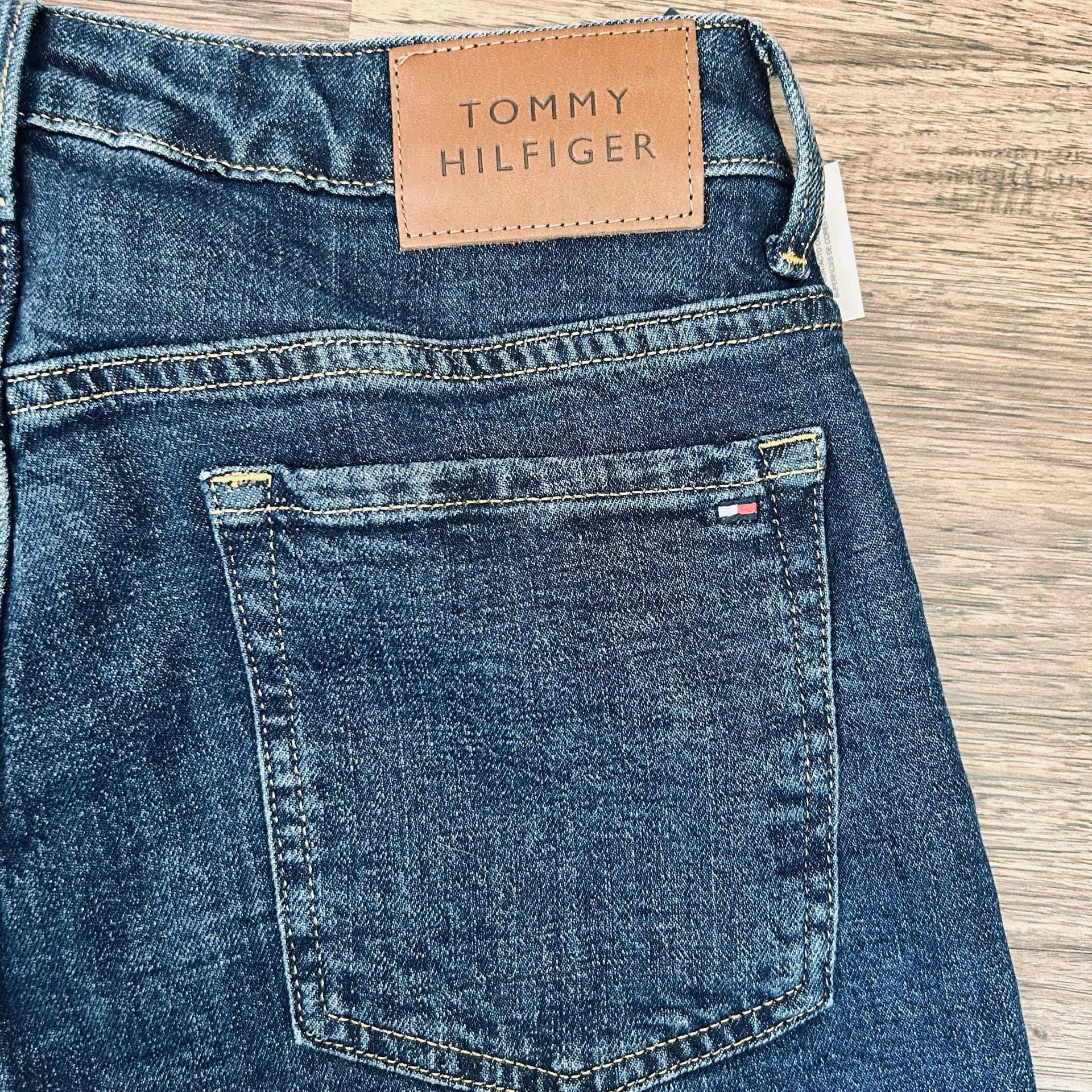 Tommy Hilfiger Cropped Wide Leg Jeans Size 6 Blue Denim High Rise 7