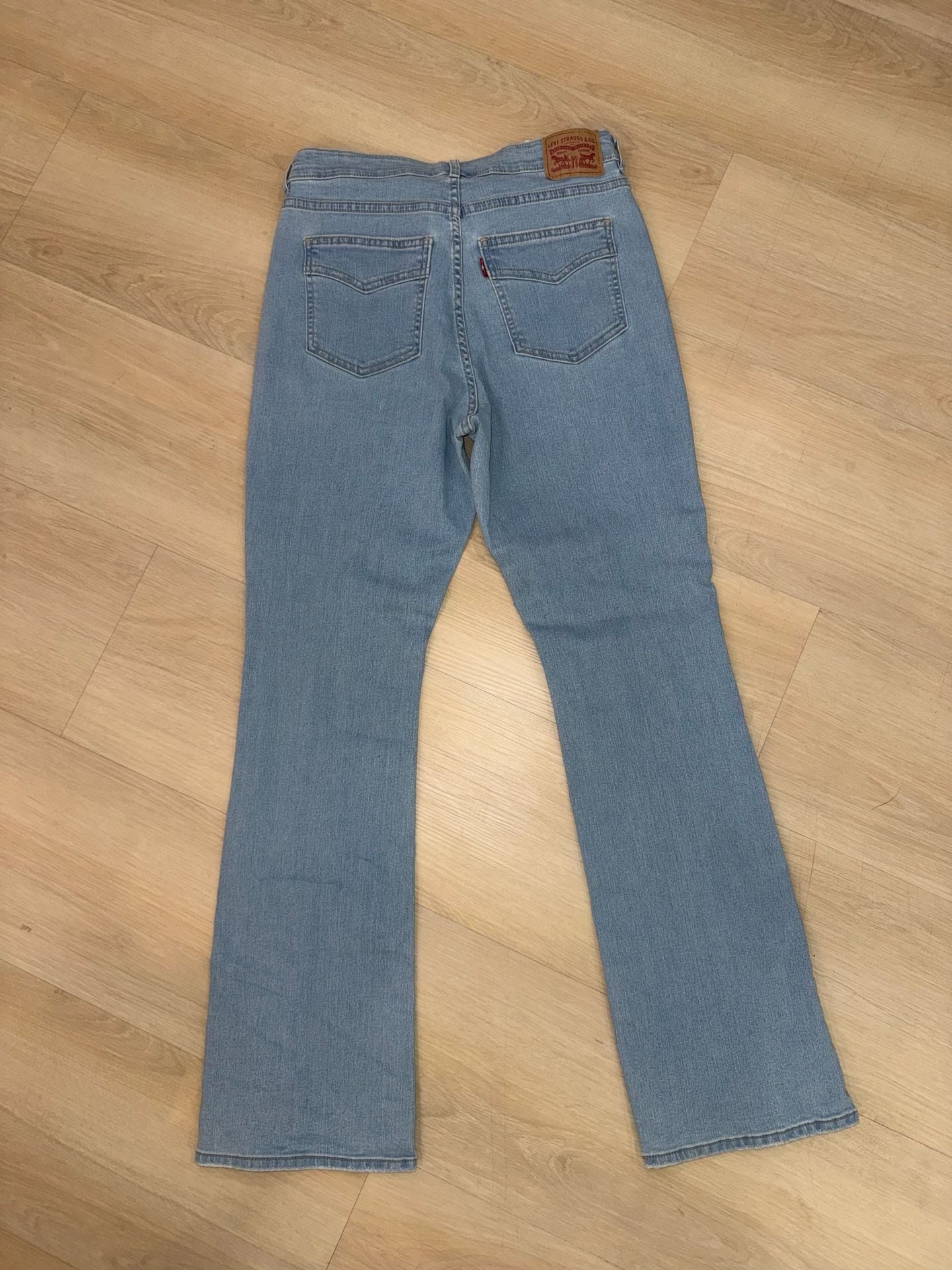 Levi's 725 High Rise Bootcut Jeans Size 31 Light Wash Front Seam 3