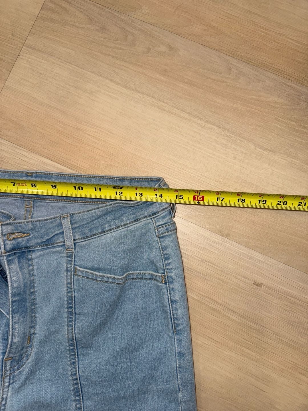 Levi's 725 High Rise Bootcut Jeans Size 31 Light Wash Front Seam 6