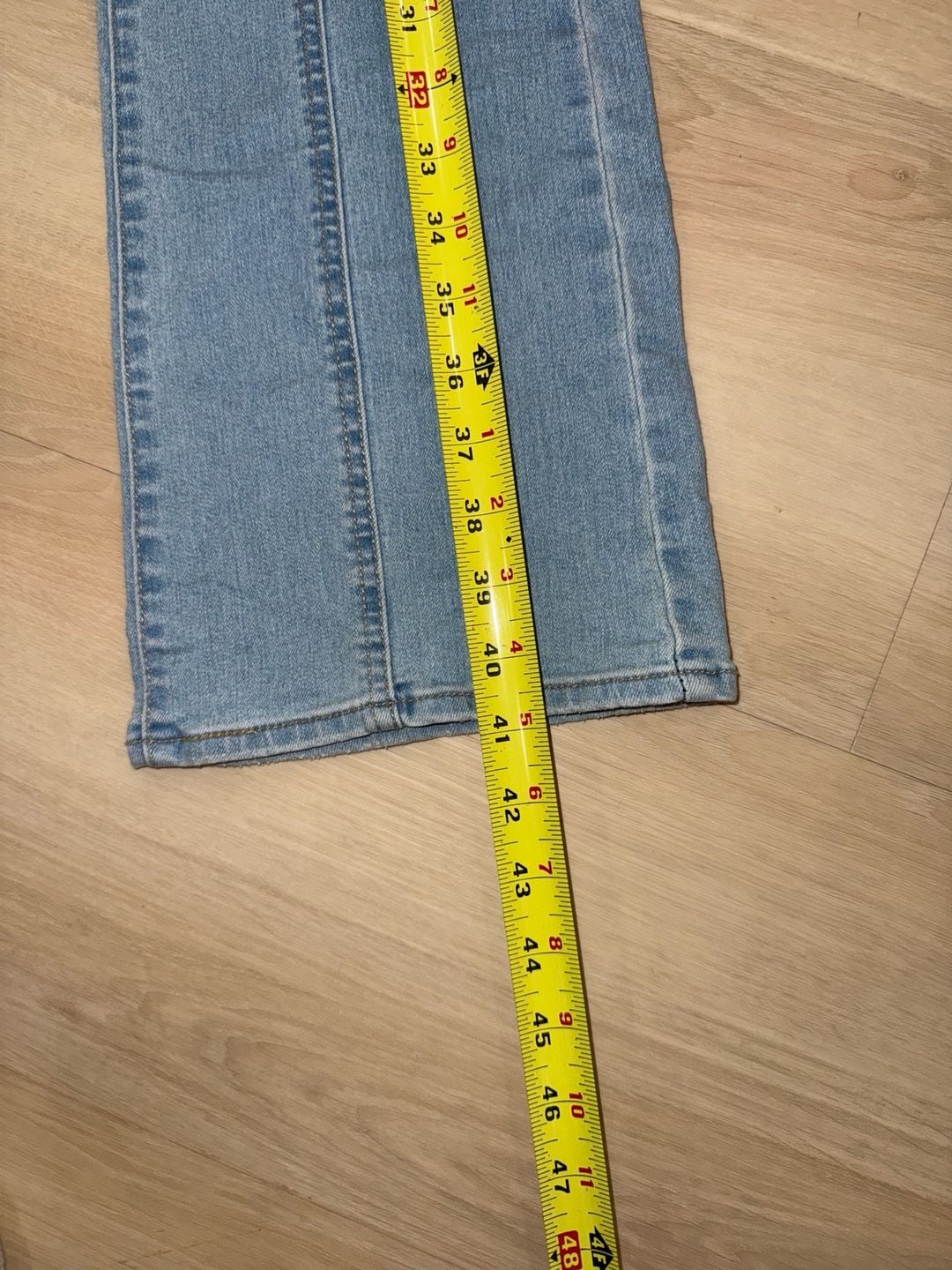 Levi's 725 High Rise Bootcut Jeans Size 31 Light Wash Front Seam 7