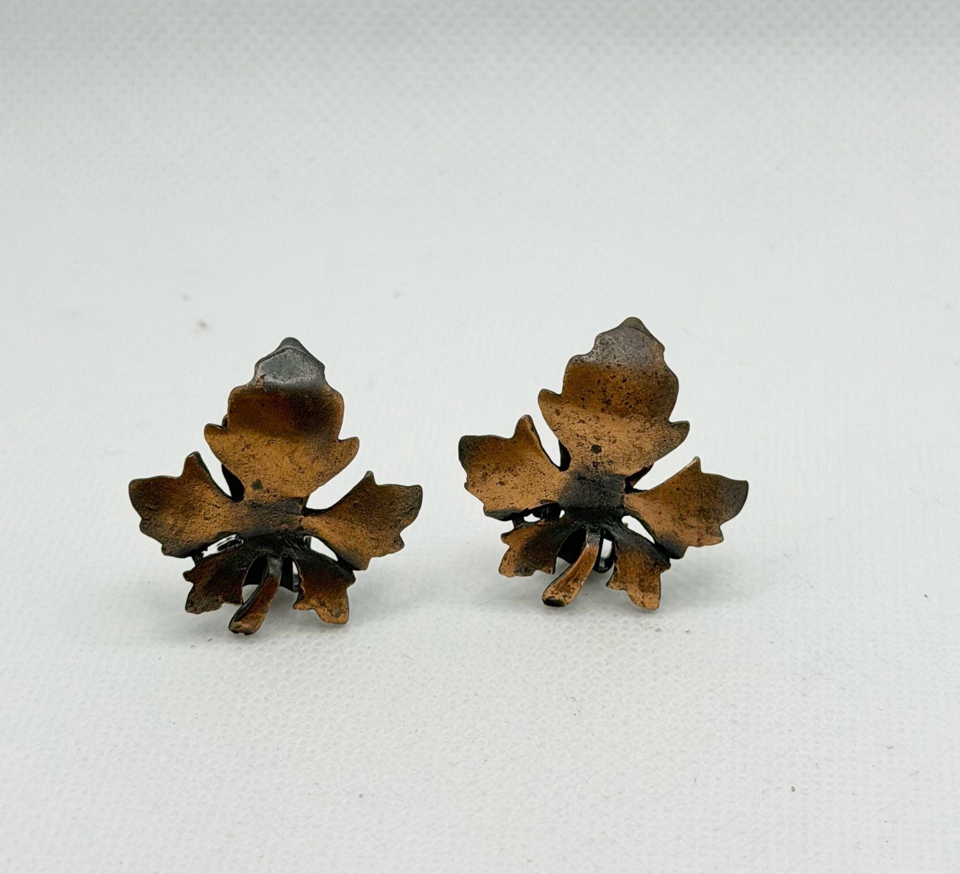 Vintage Copper Tone Leaf Clip On Earrings 1