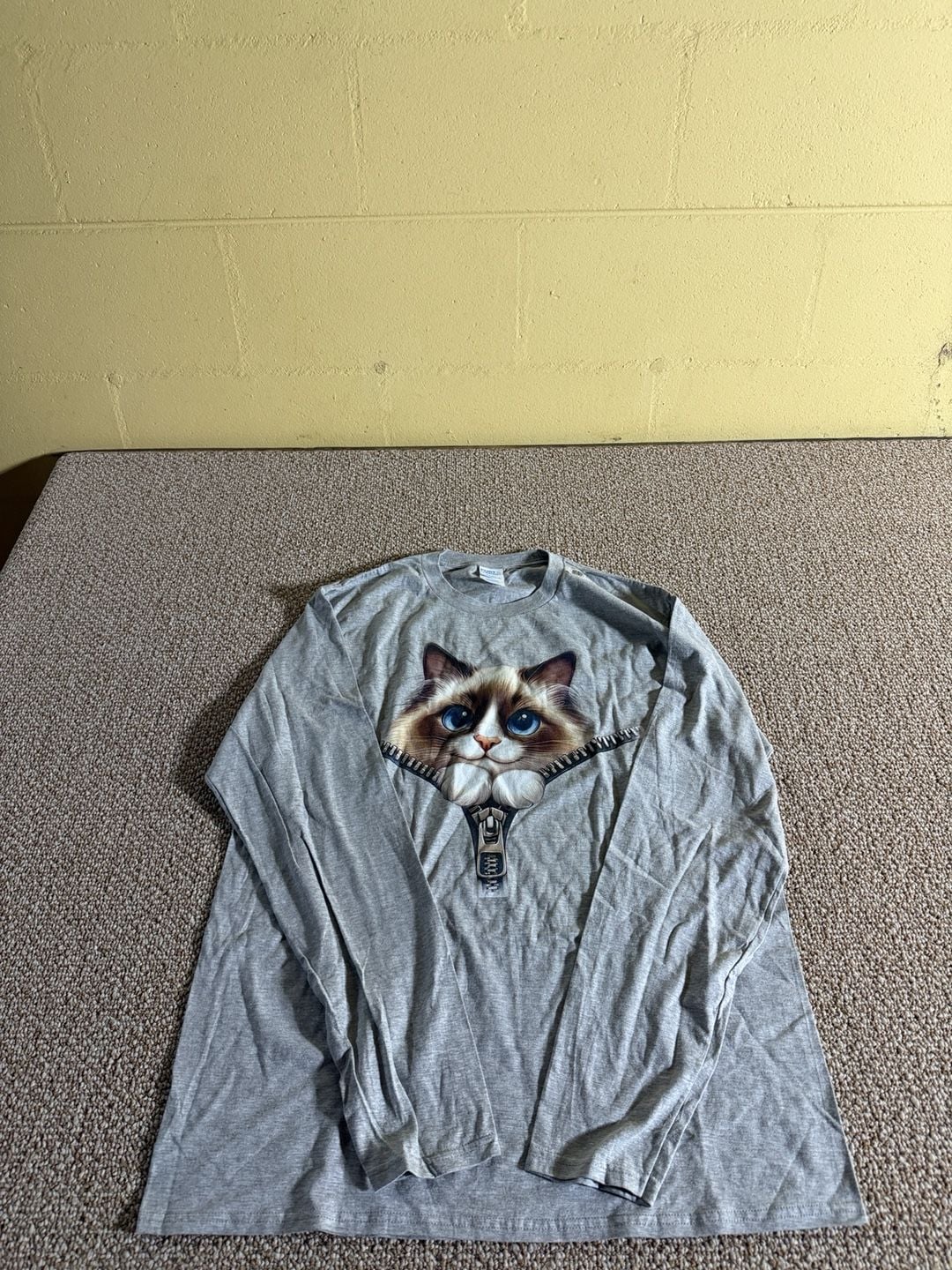 Port & Company Cat Zipper Graphic Long Sleeve T-Shirt Size Large Grey 2