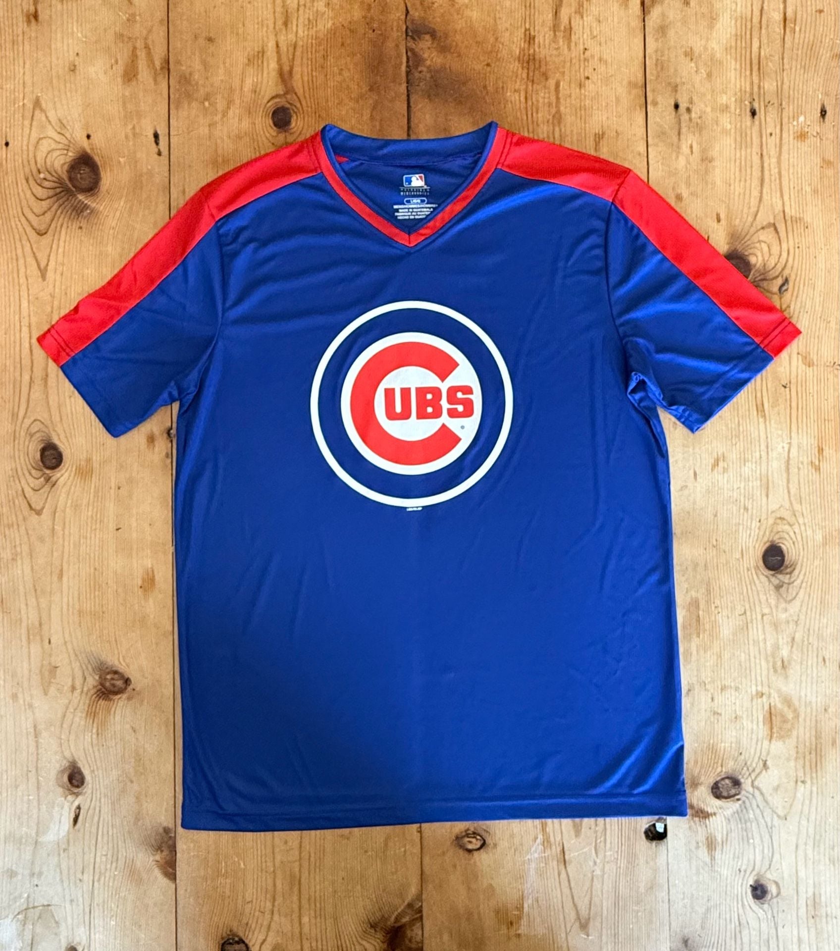 MLB Genuine Merchandise Chicago Cubs T-Shirt Size L Blue Red V-Neck 2